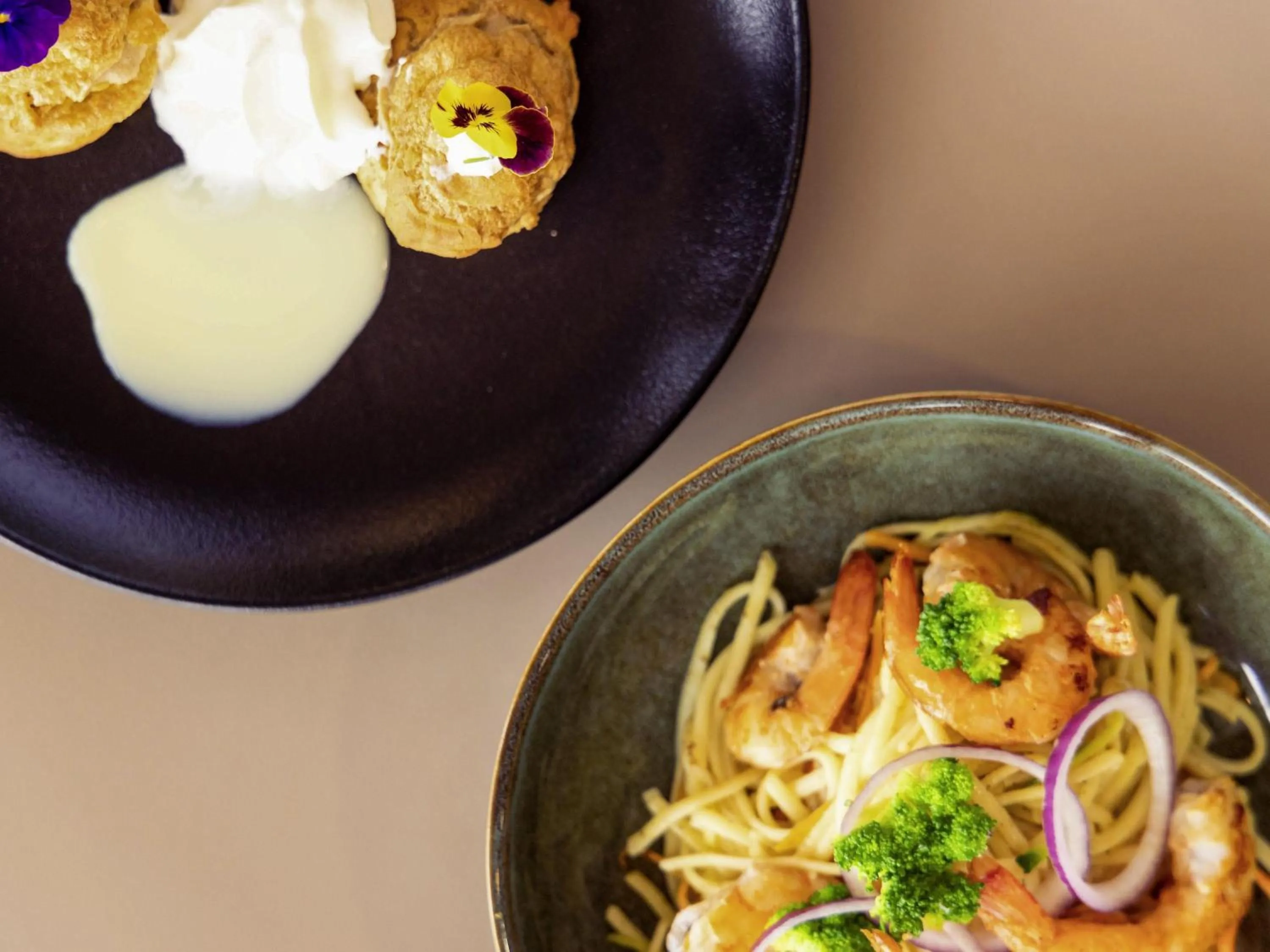 Restaurant/places to eat in Mercure Paris Ivry Quai De Seine