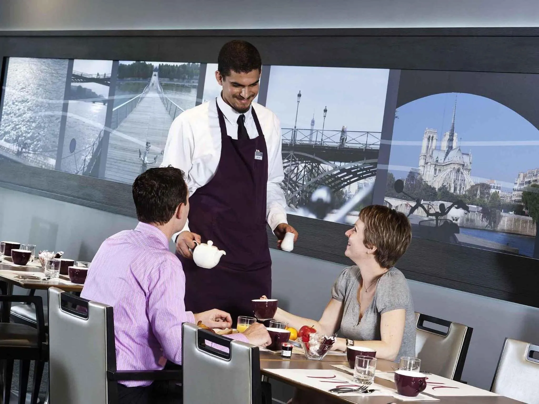 Restaurant/places to eat in Mercure Paris Ivry Quai De Seine