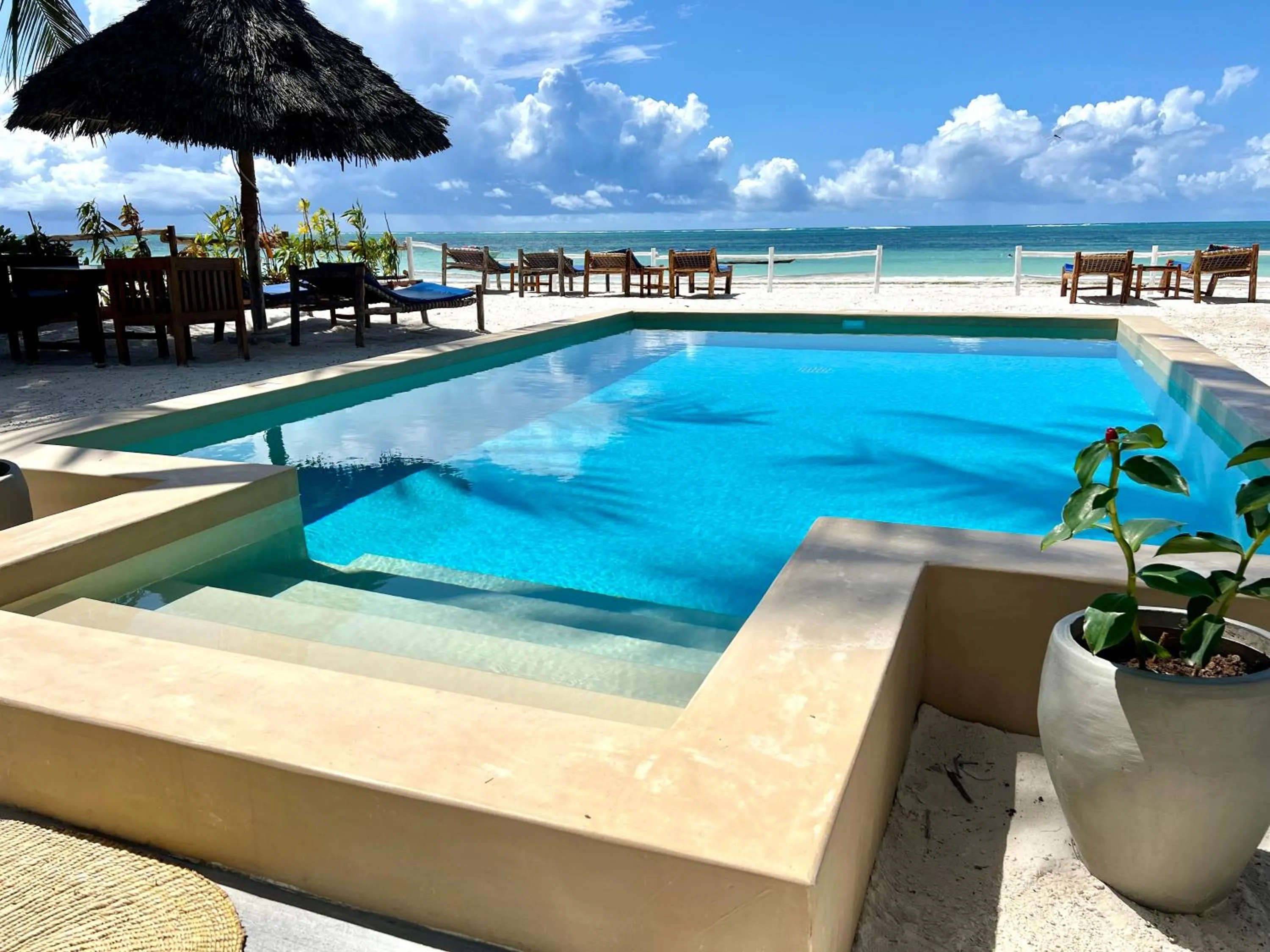 The African Paradise Beach Hotel