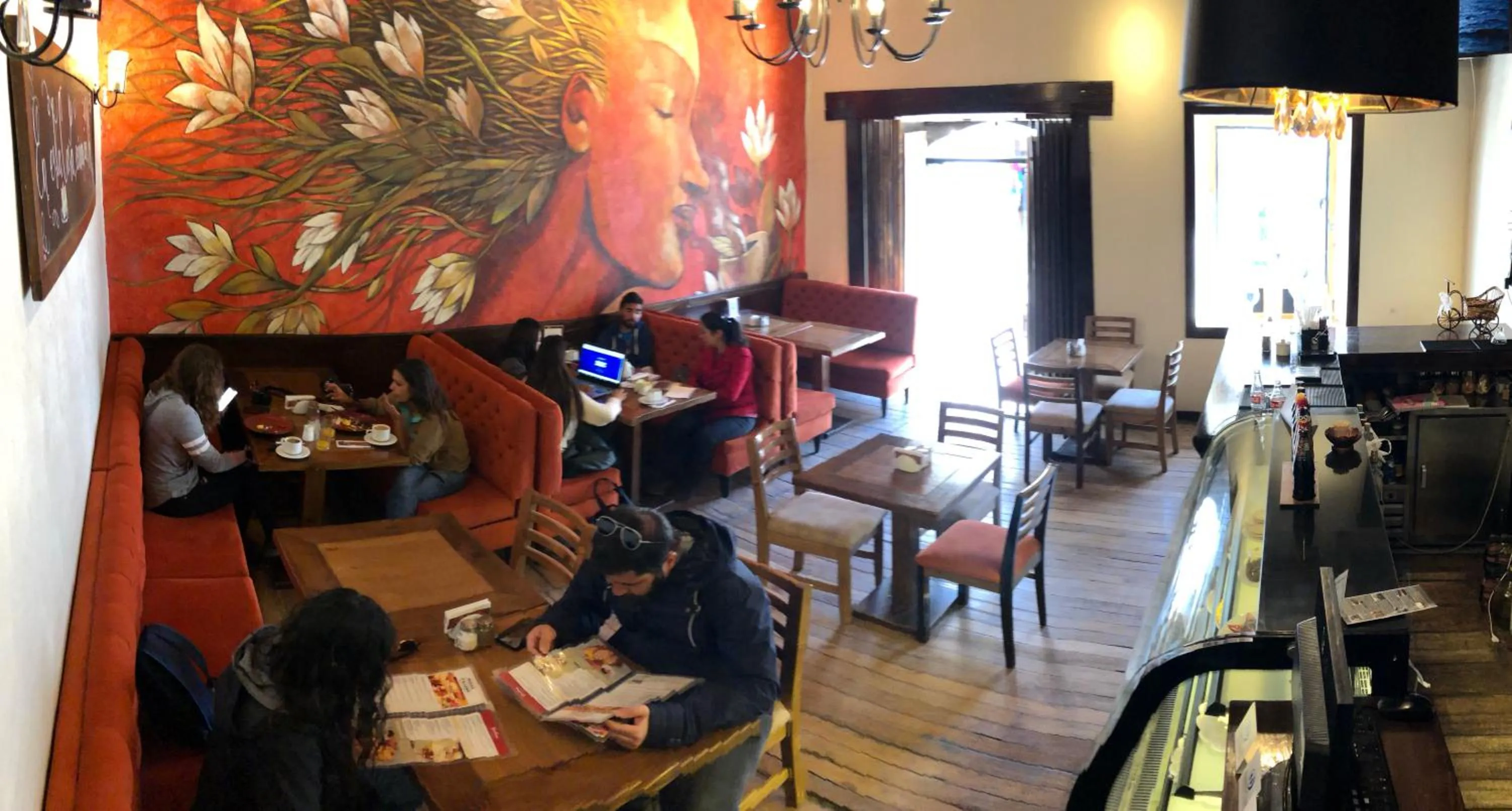 Restaurant/places to eat in Casa Biru Hotel Boutique