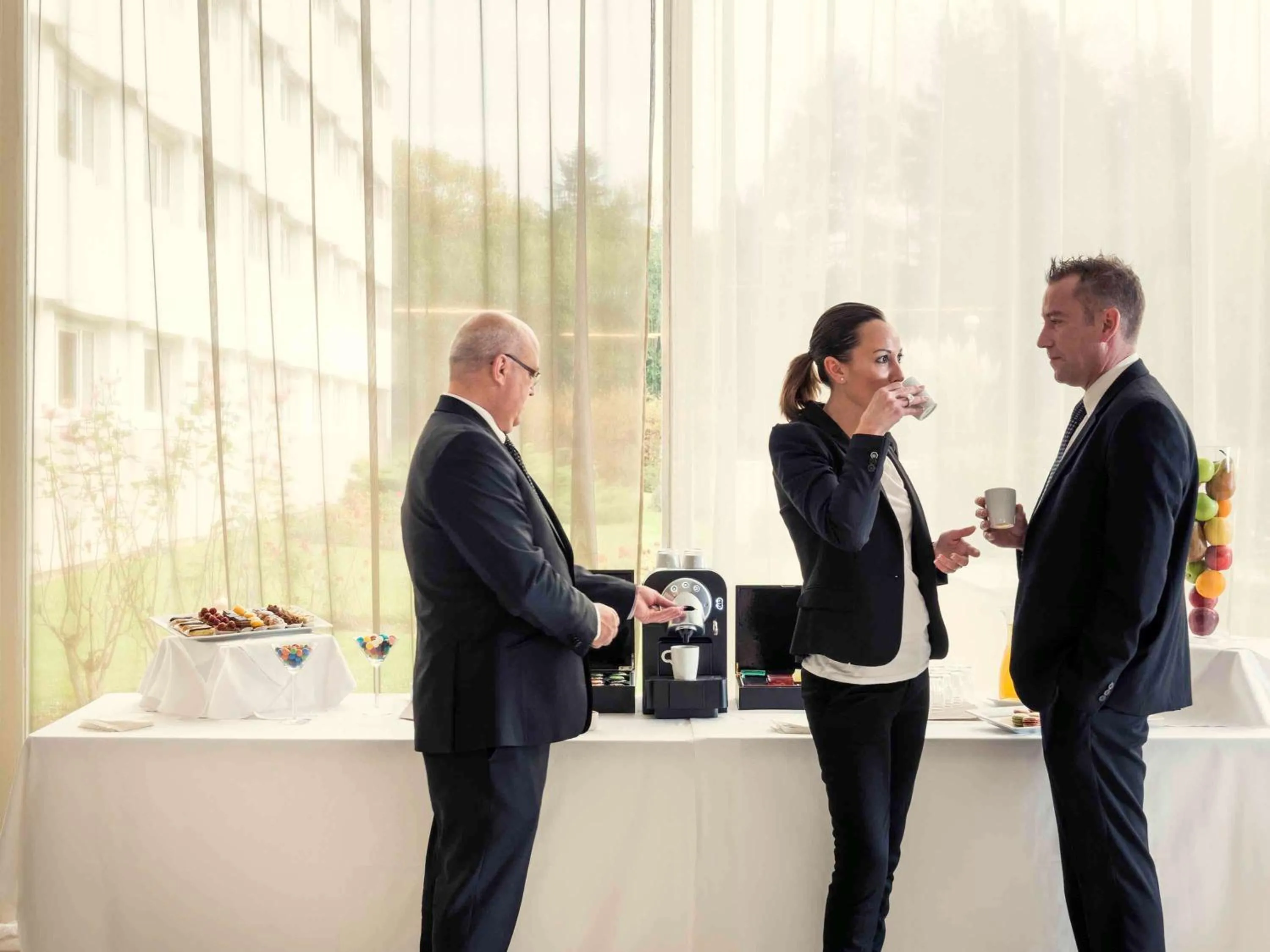 Restaurant/places to eat in Mercure Paris Le Bourget Aeroport