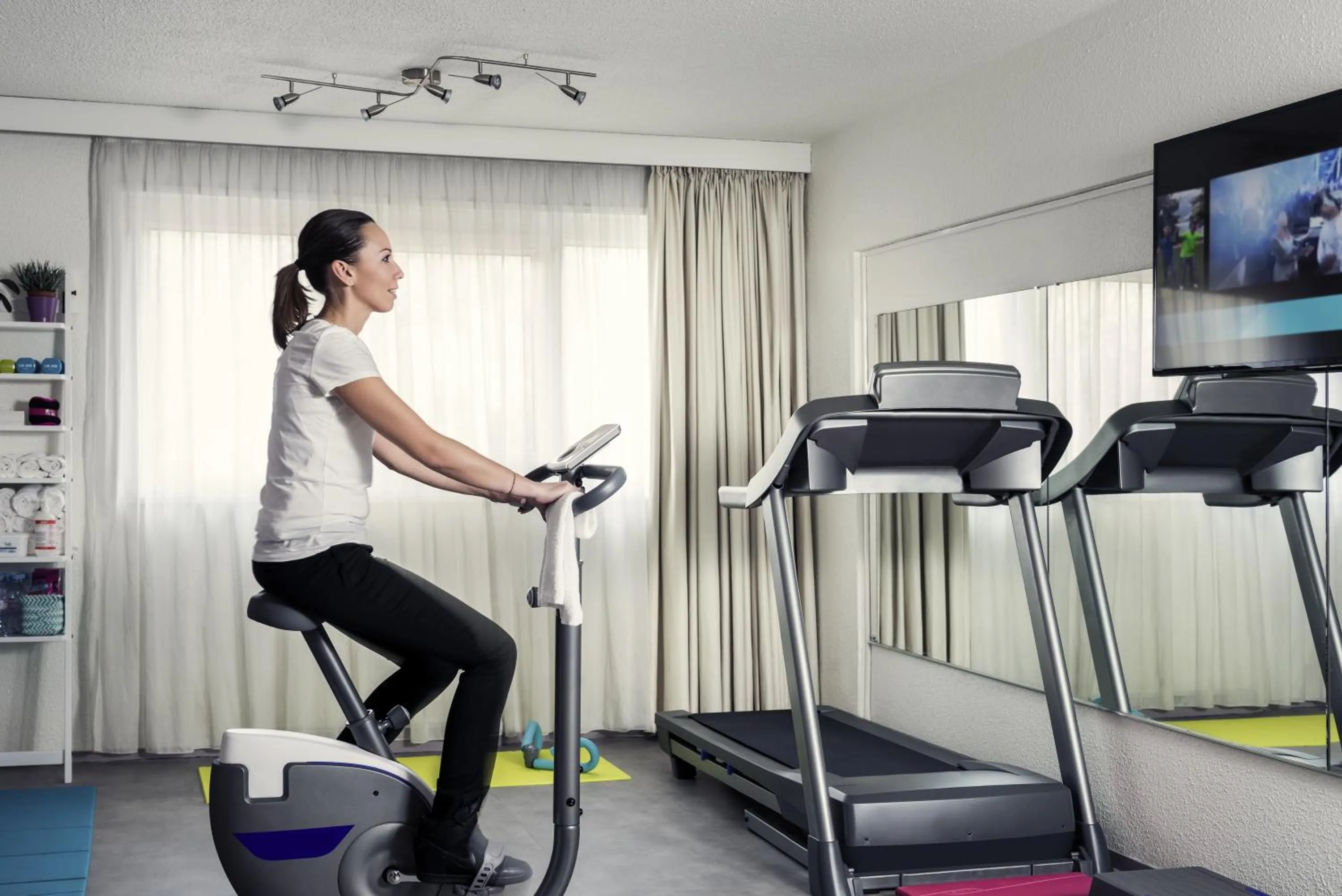 Spa and wellness centre/facilities in Mercure Paris Le Bourget Aeroport