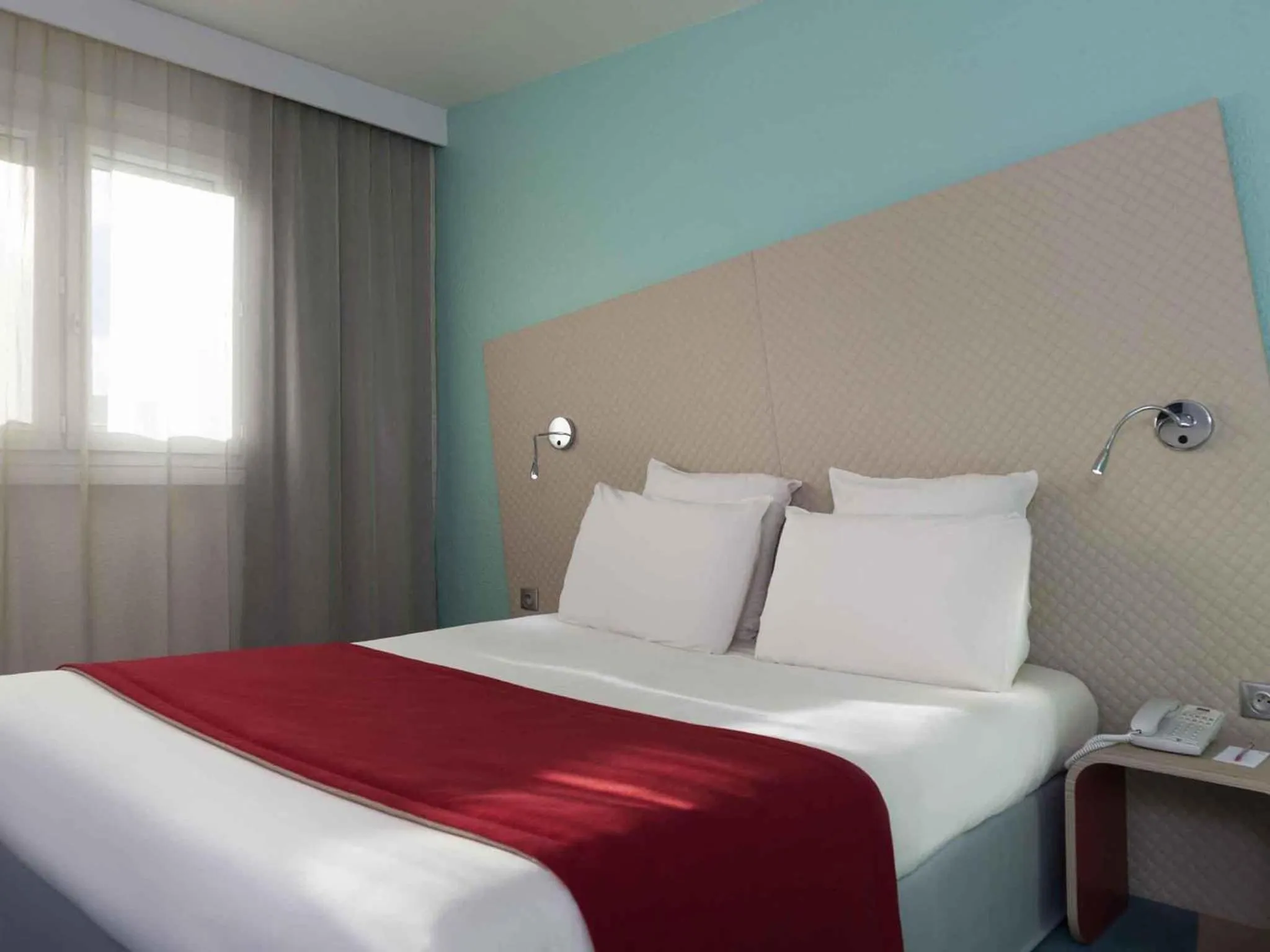 Other, Bed in Mercure Paris Le Bourget Aeroport