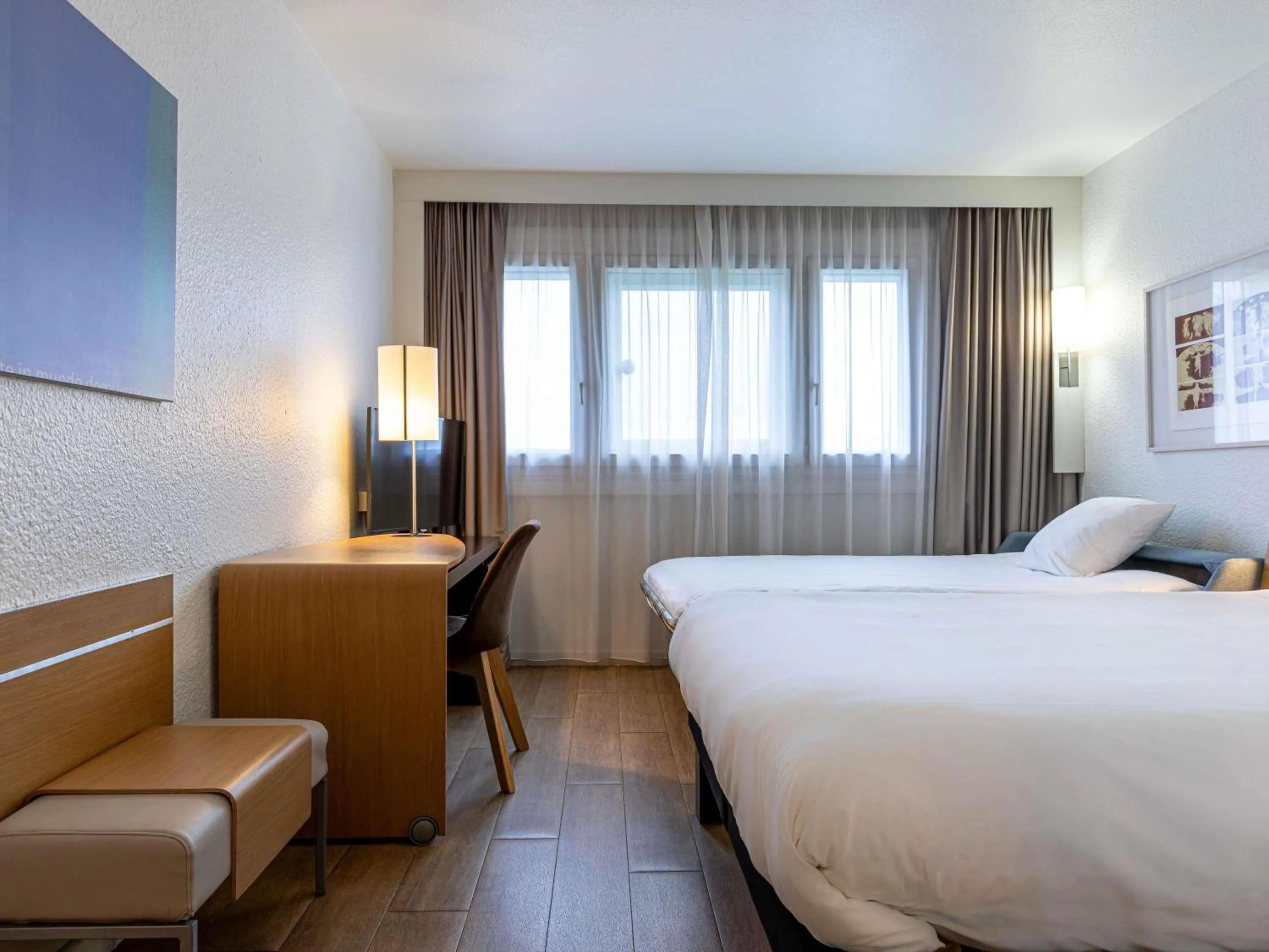 Bedroom, Bed in Mercure Paris Le Bourget Aeroport