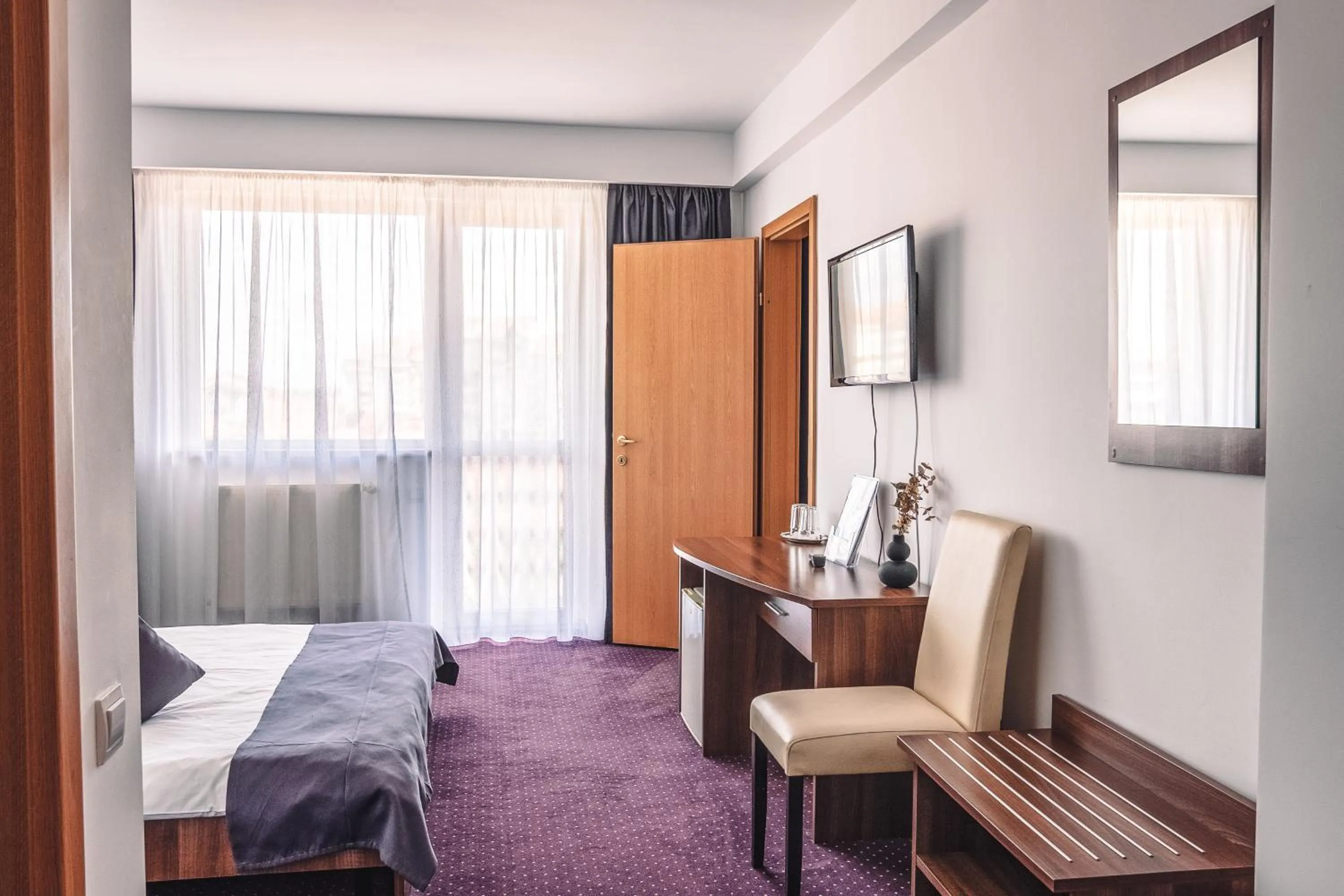 Photo of the whole room in Hotel Eden