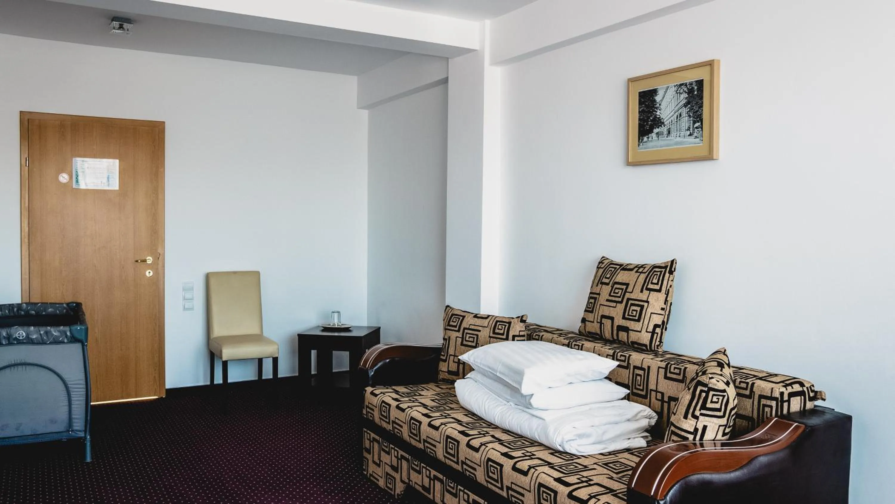 Photo of the whole room in Hotel Eden