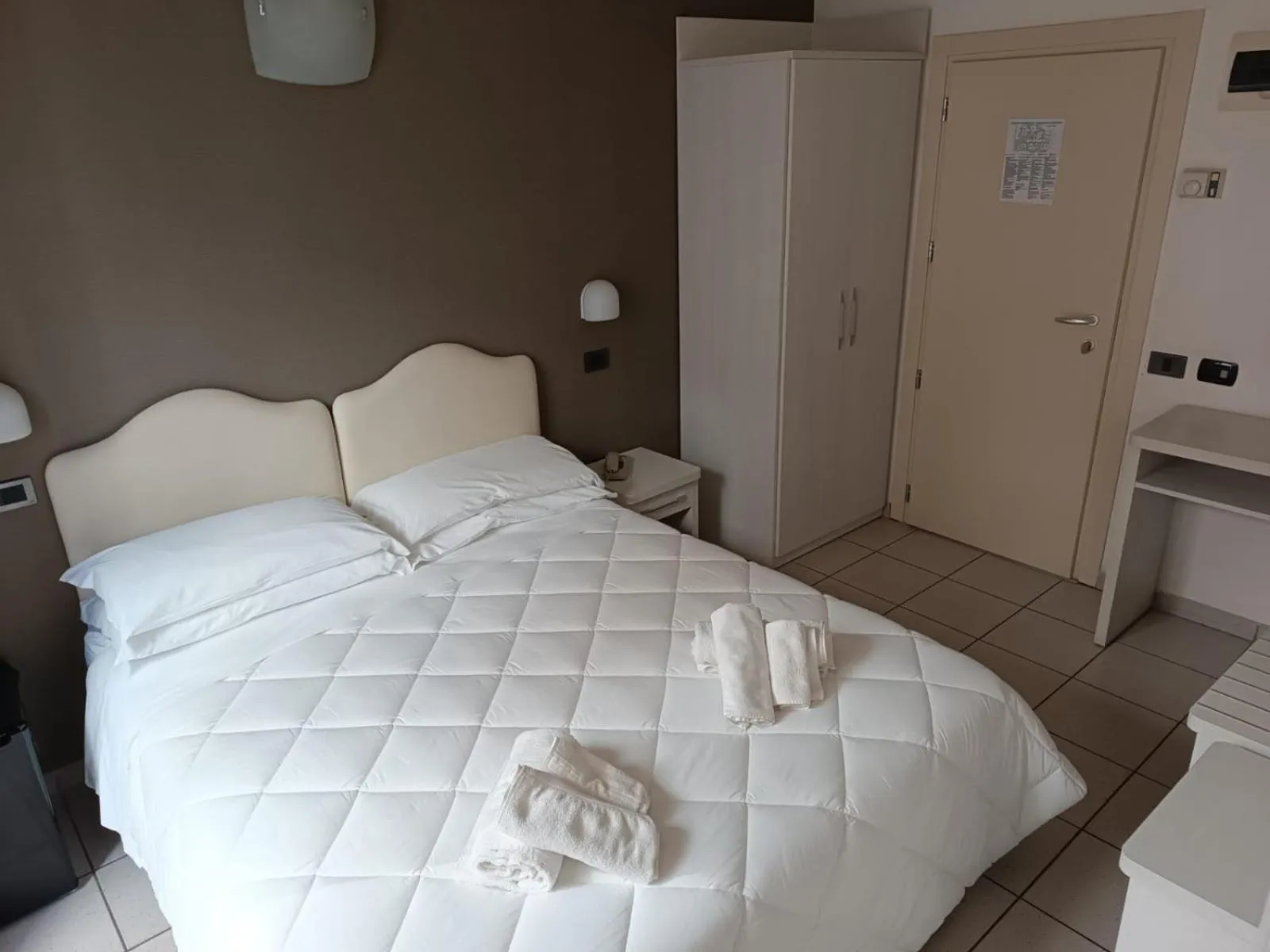 Bedroom, Bed in Hotel Berenice