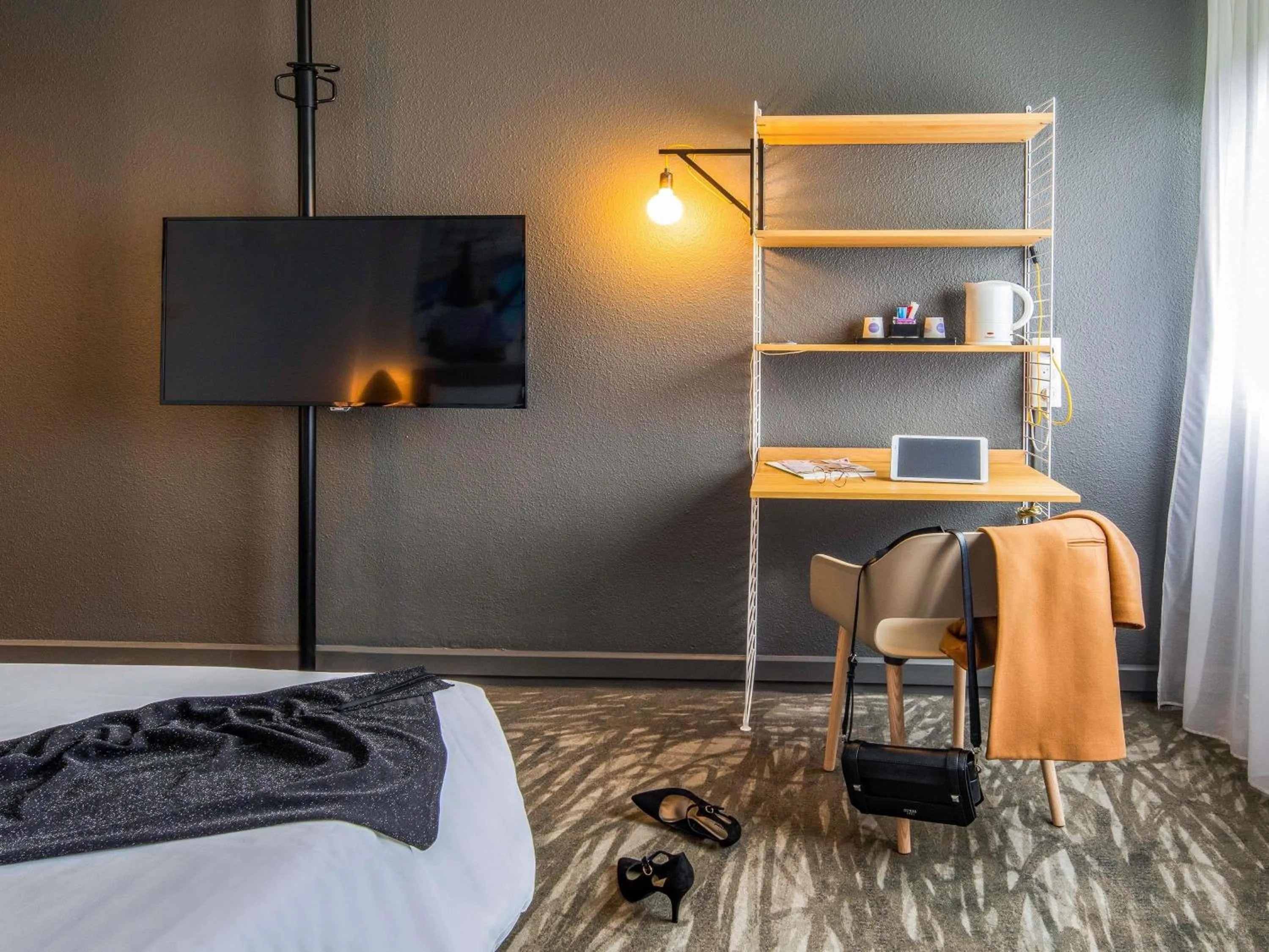 Property building, Bed in Novotel Metz Amnéville