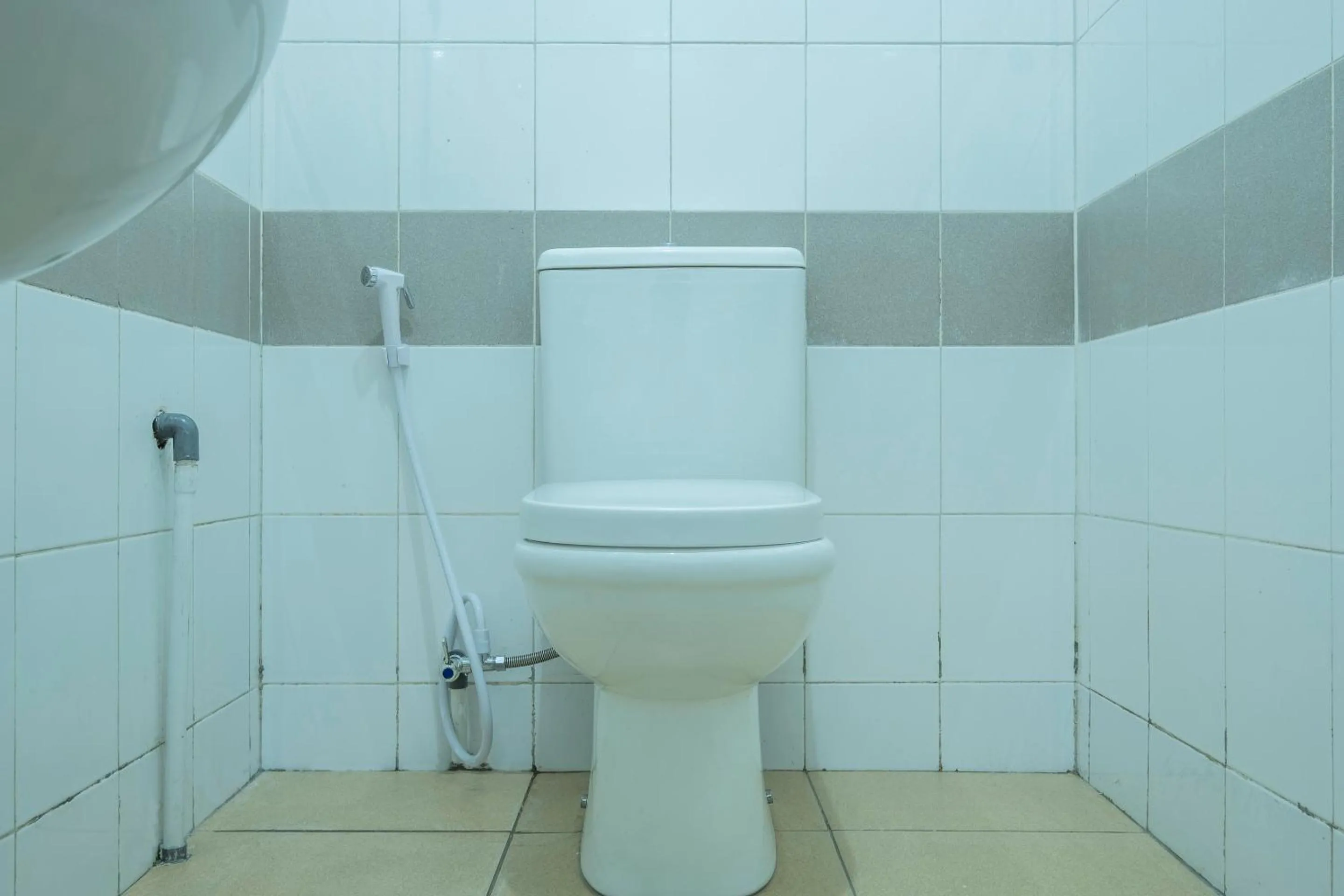 Bathroom in OYO 1876 Fortuna Residence