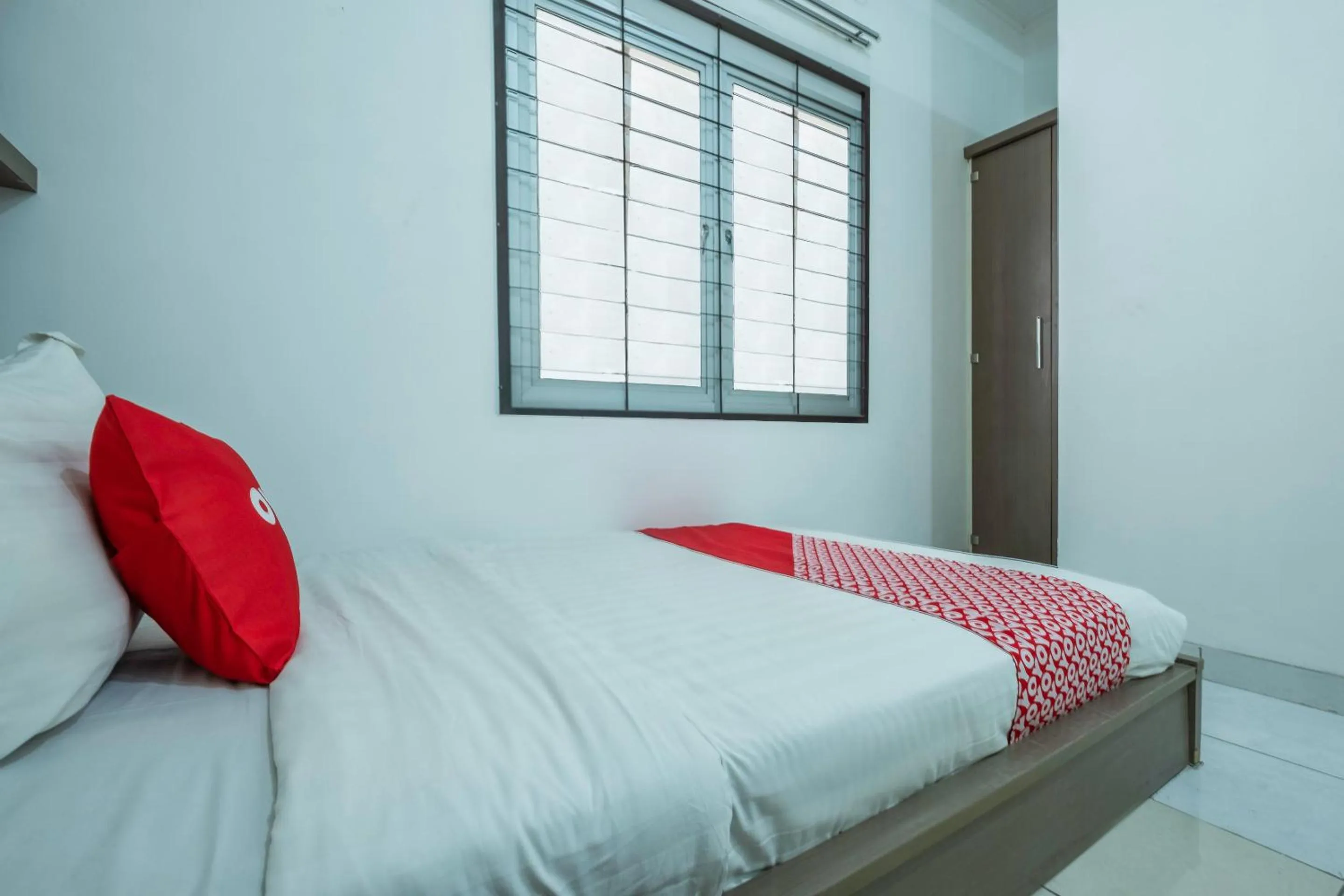 Bedroom in OYO 1876 Fortuna Residence