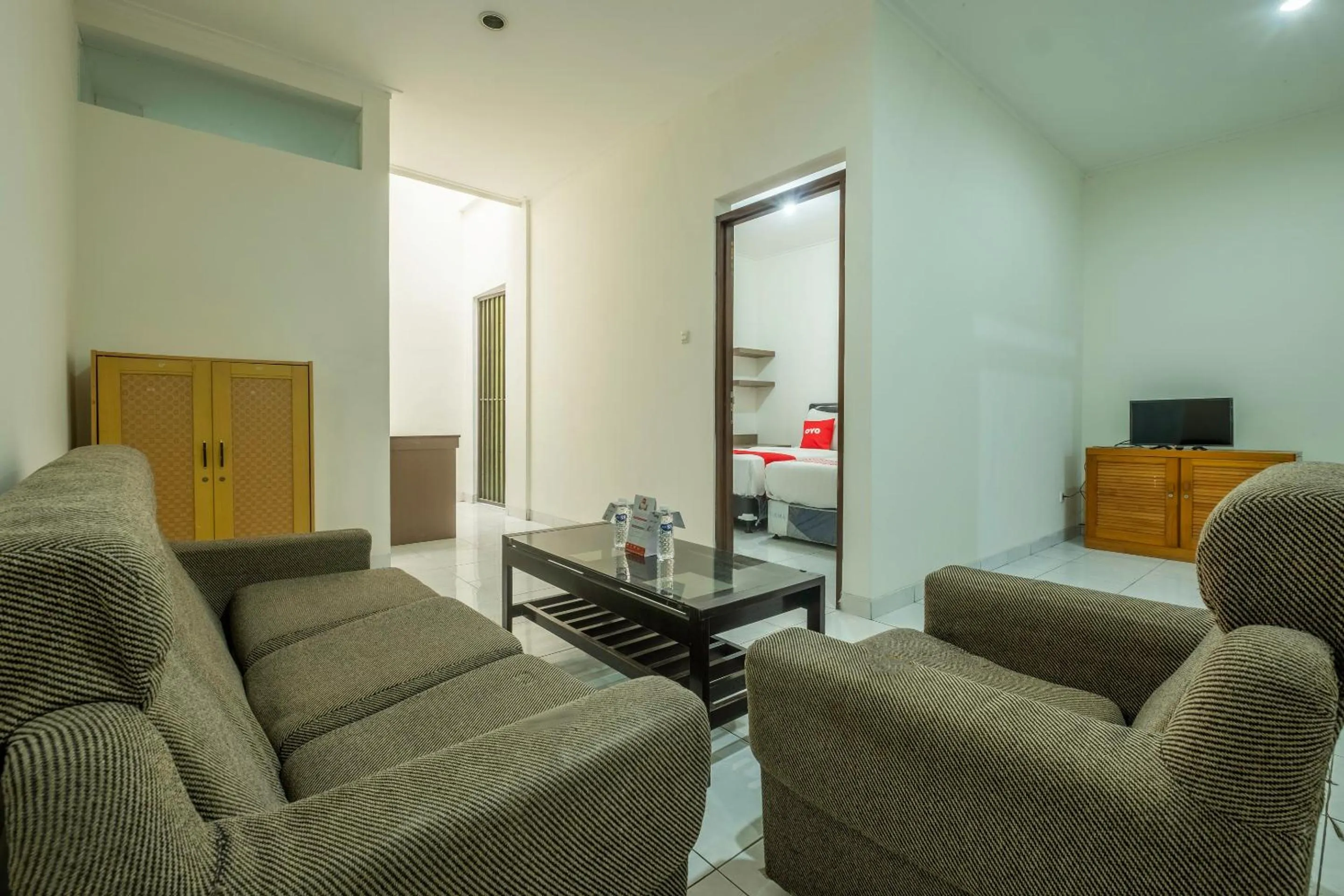 Seating Area in OYO 1876 Fortuna Residence