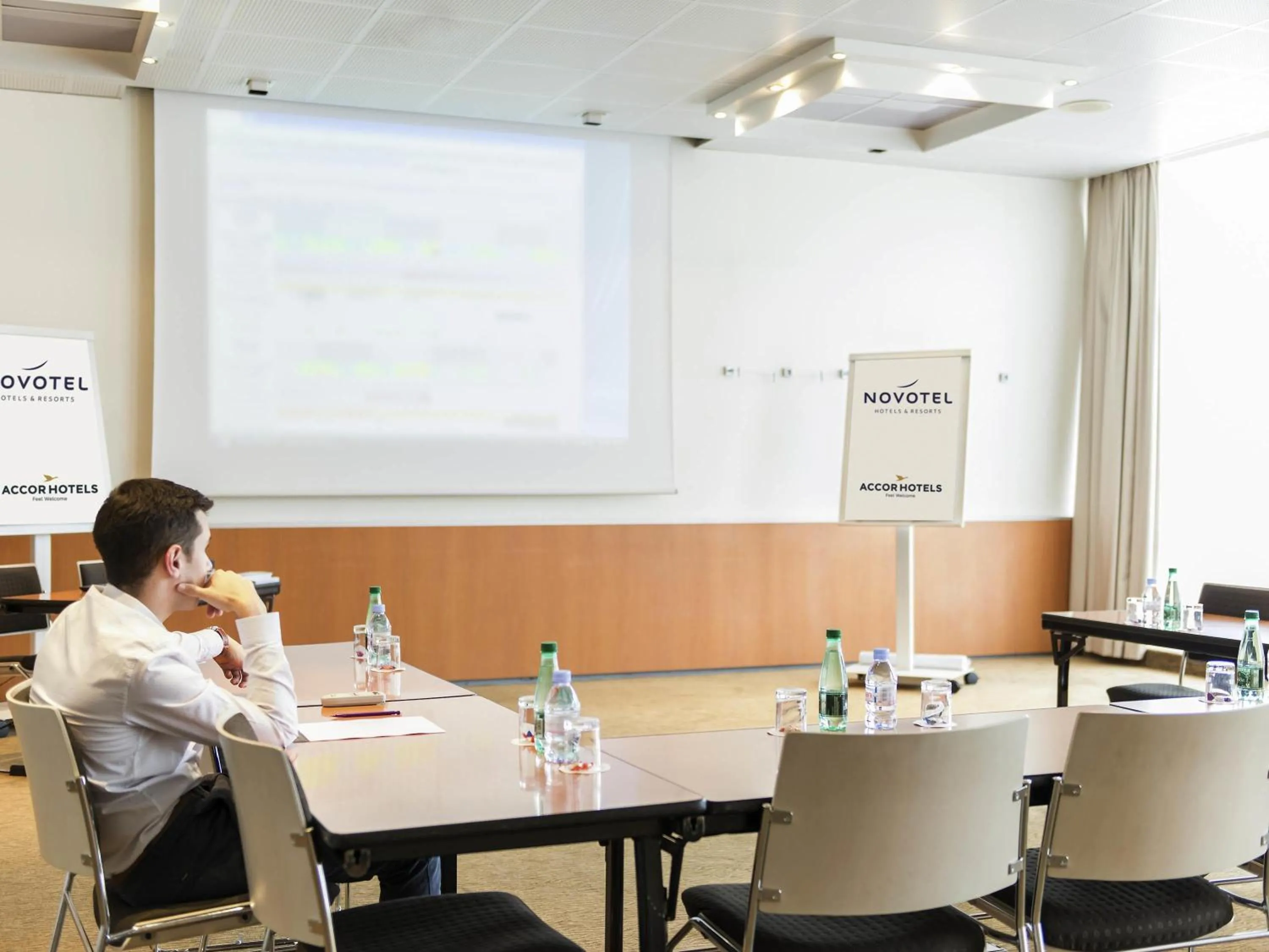 Meeting/conference room in Novotel Le Mans