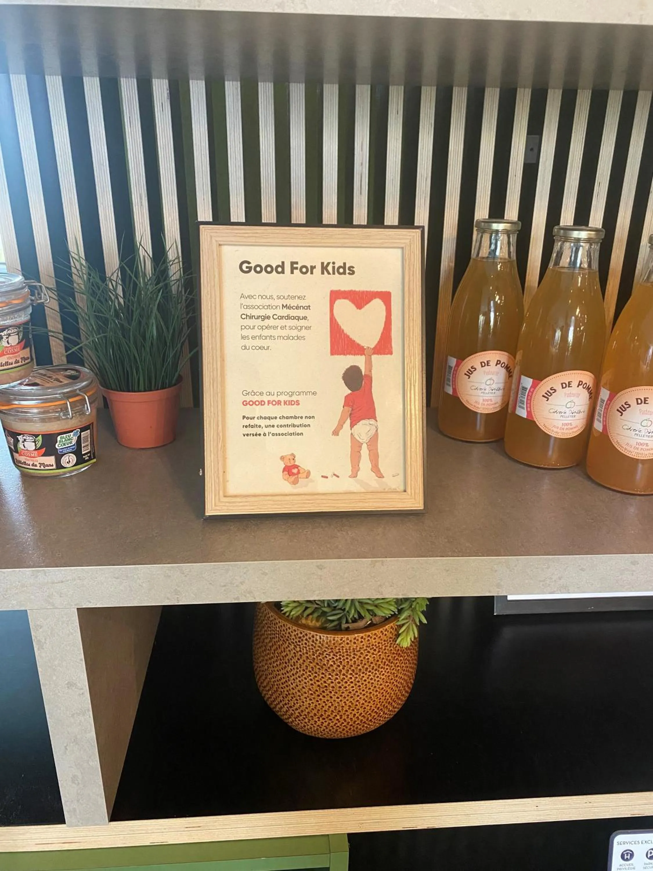 Logo/Certificate/Sign in Novotel Le Mans