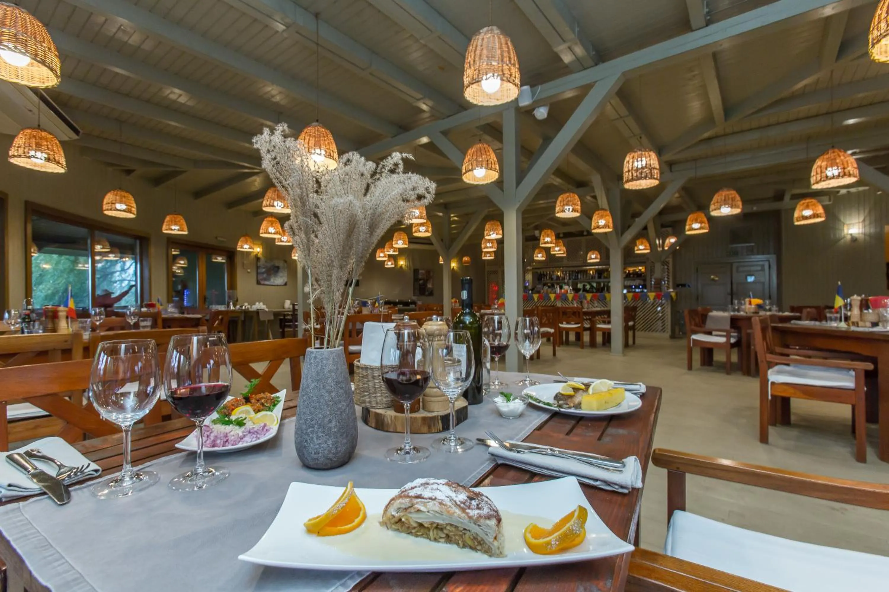 Restaurant/places to eat in Green Village Resort