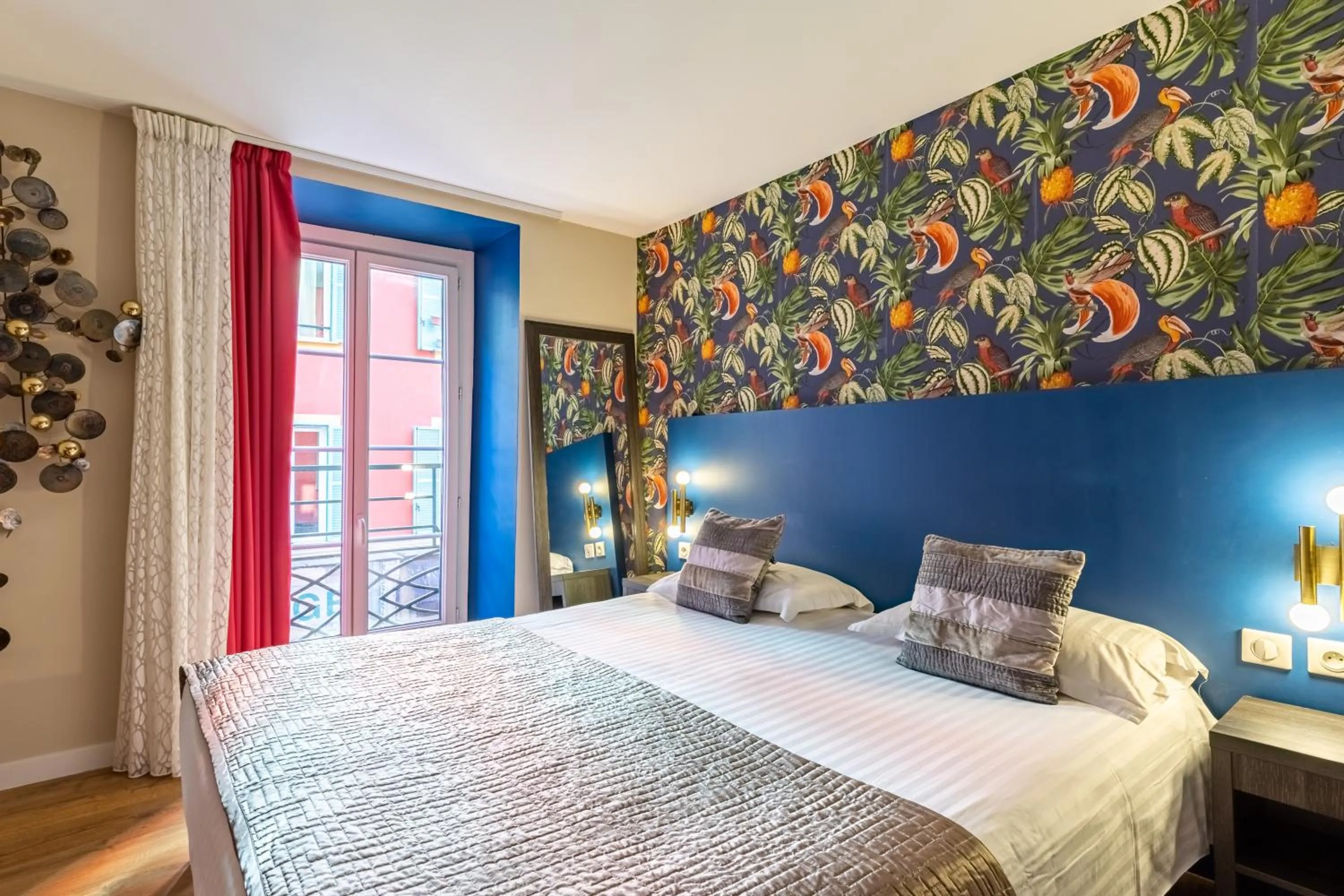 Bed in Hôtel Le G (ex Le Genève)