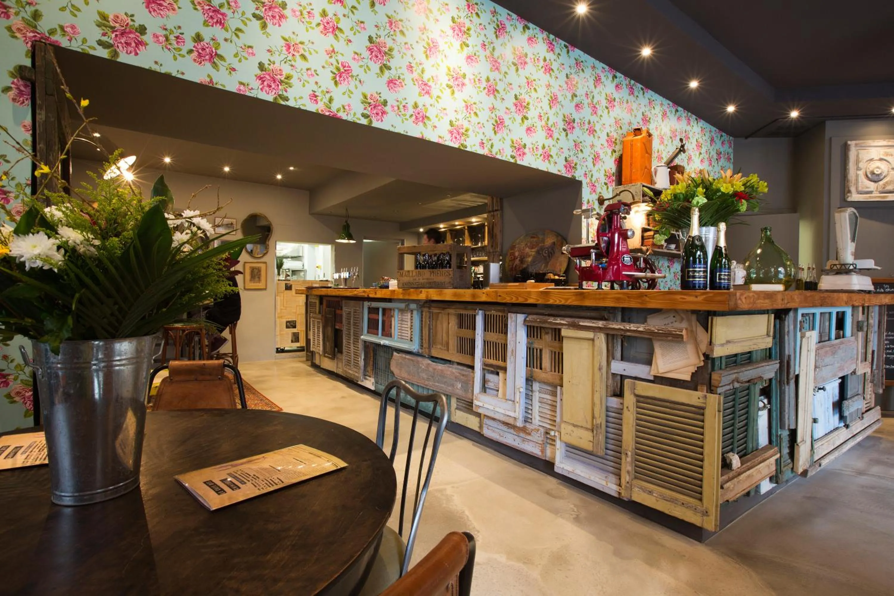 Lounge or bar in Hôtel Le G (ex Le Genève)