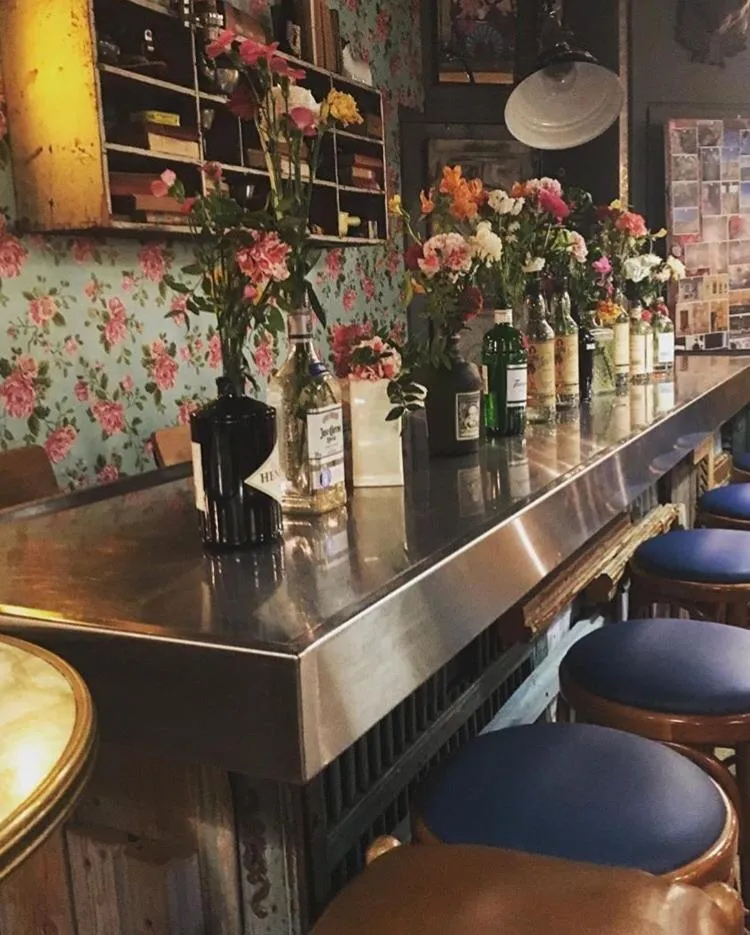 Restaurant/places to eat in Hôtel Le G (ex Le Genève)