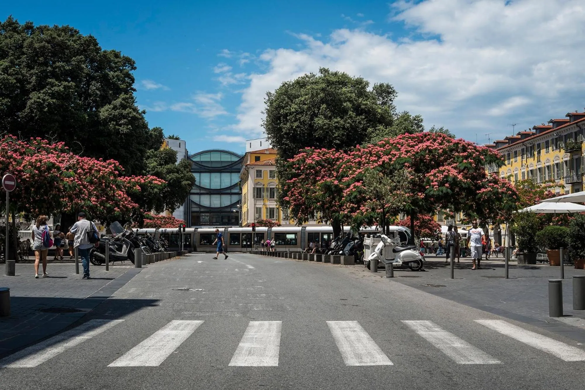 Neighbourhood in Hôtel Le G (ex Le Genève)