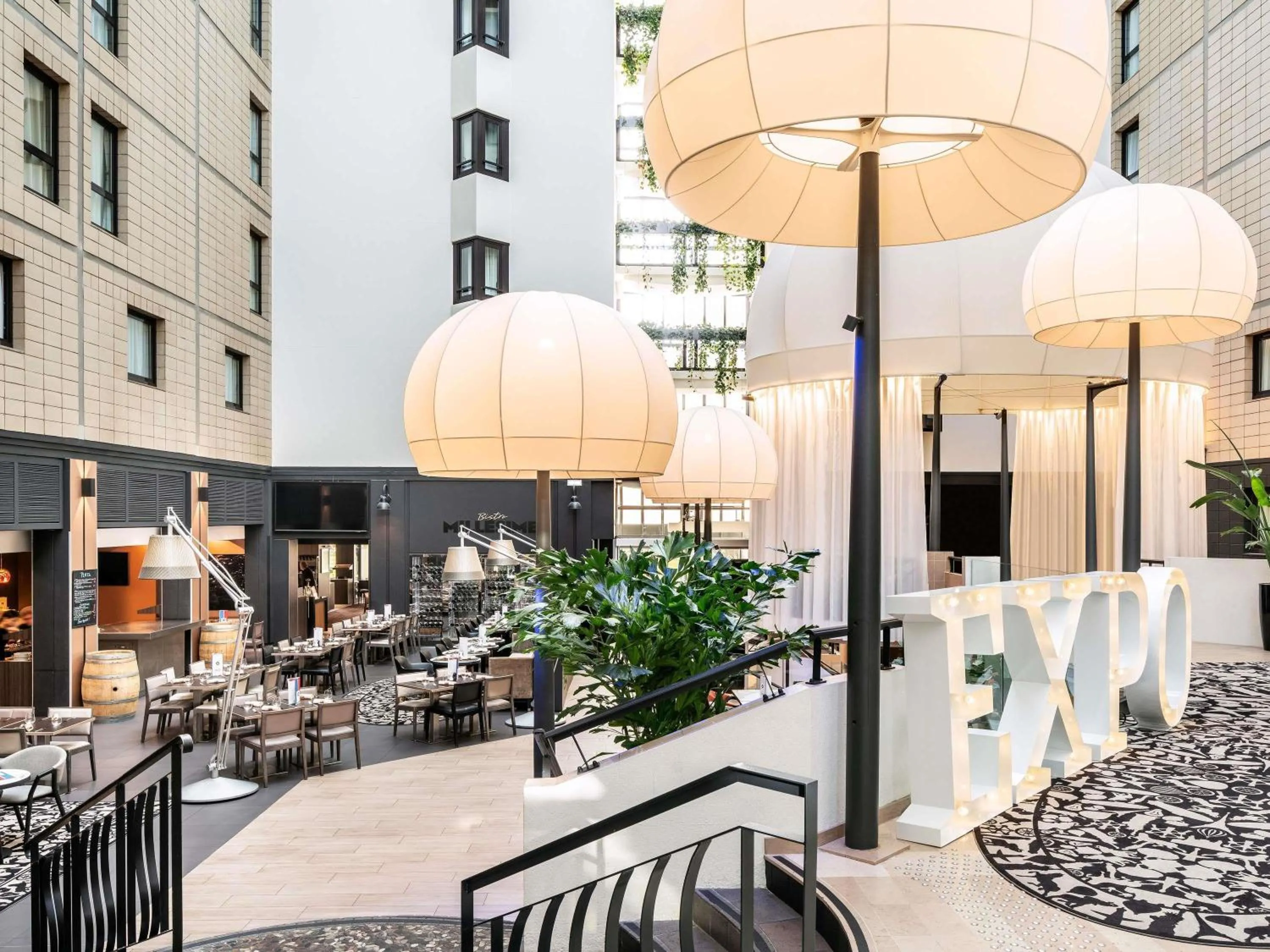 Property building in Mercure Paris Porte De Versailles Expo