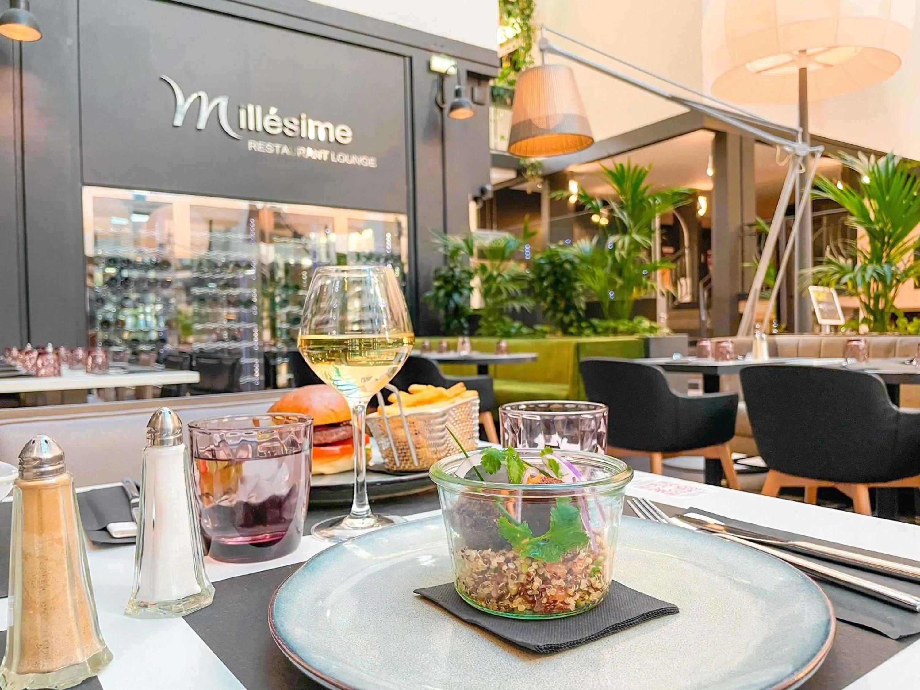 Property building in Mercure Paris Porte De Versailles Expo