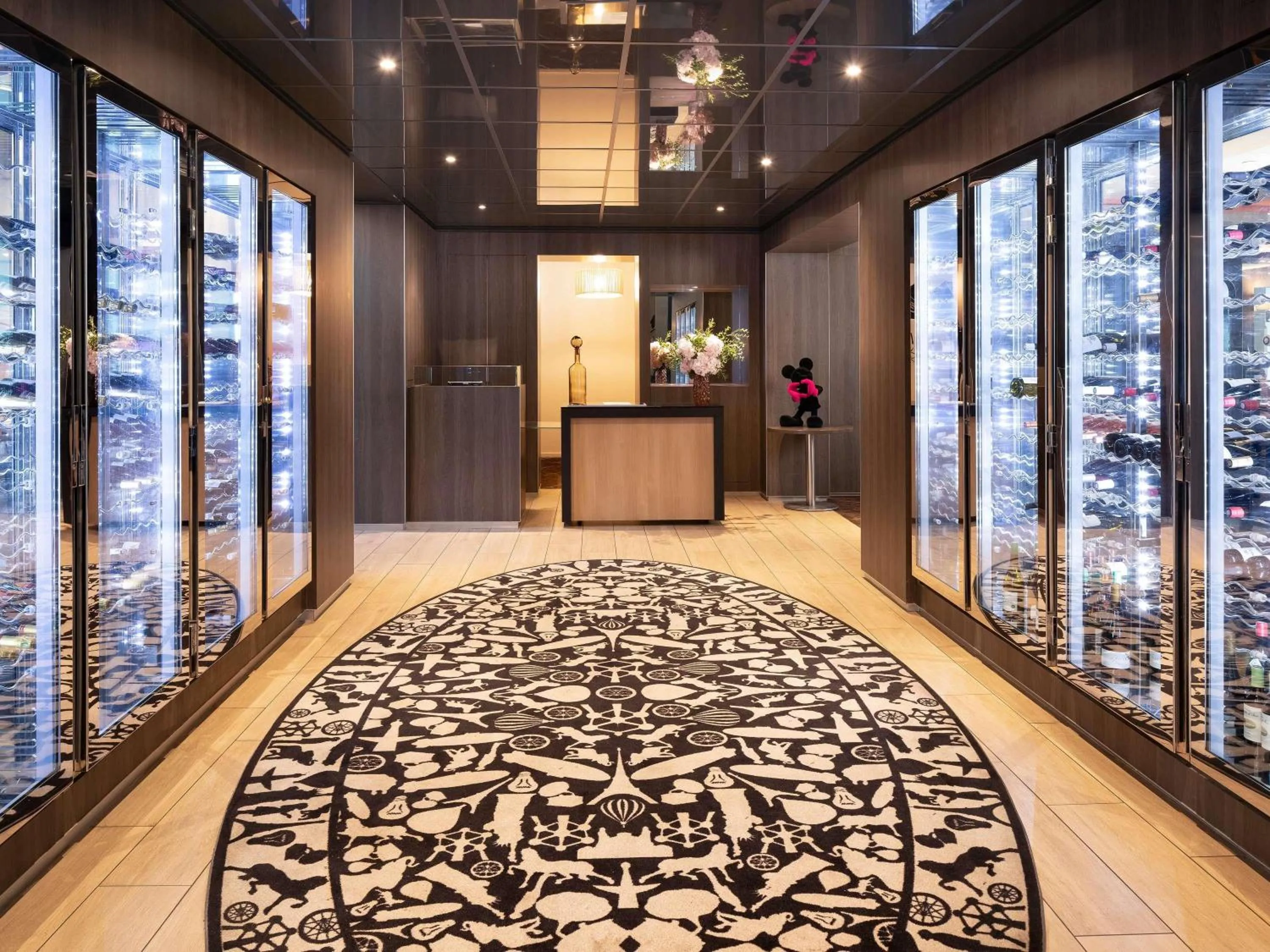 Lounge or bar in Mercure Paris Porte De Versailles Expo