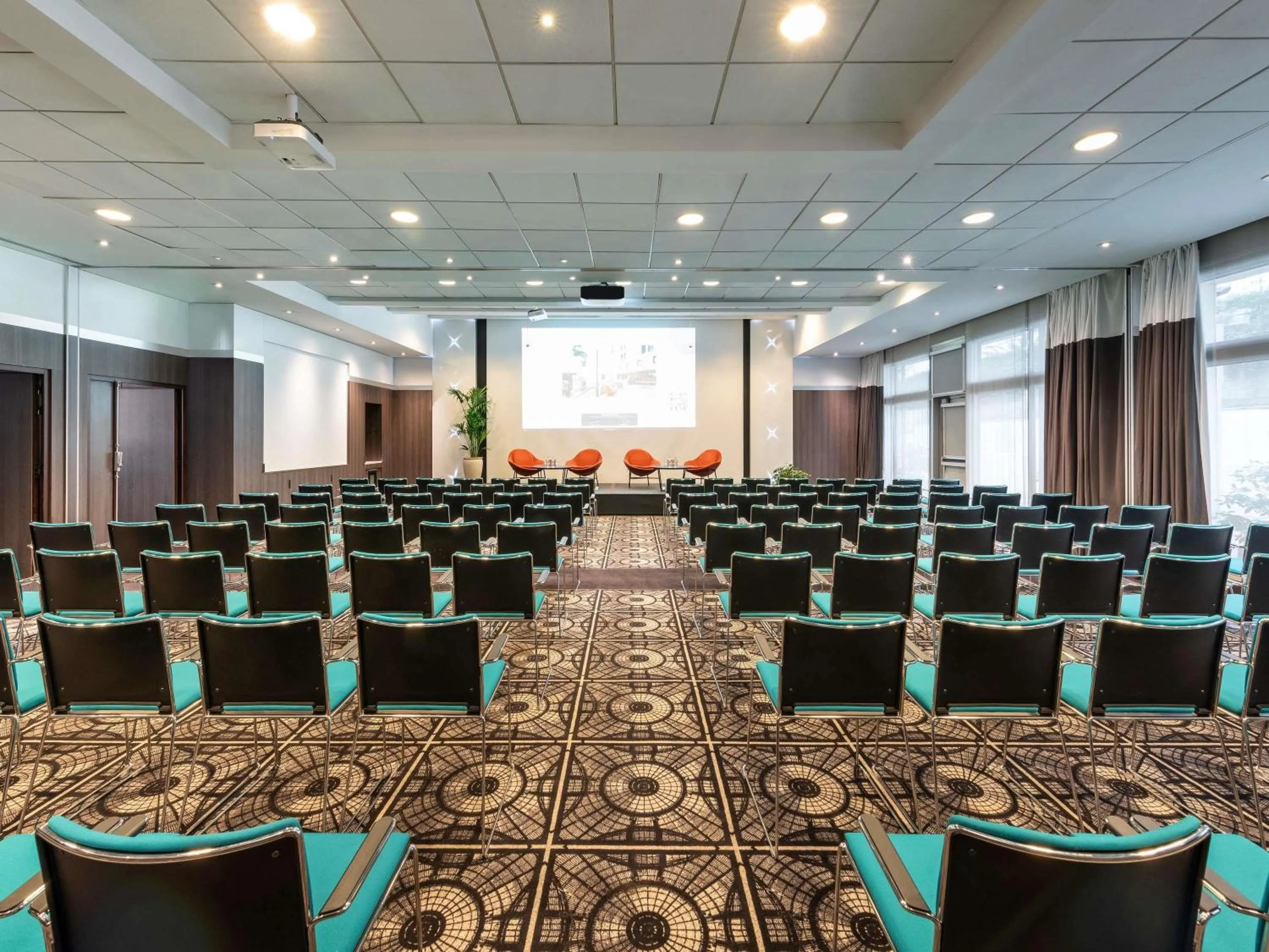 Meeting/conference room in Mercure Paris Porte De Versailles Expo