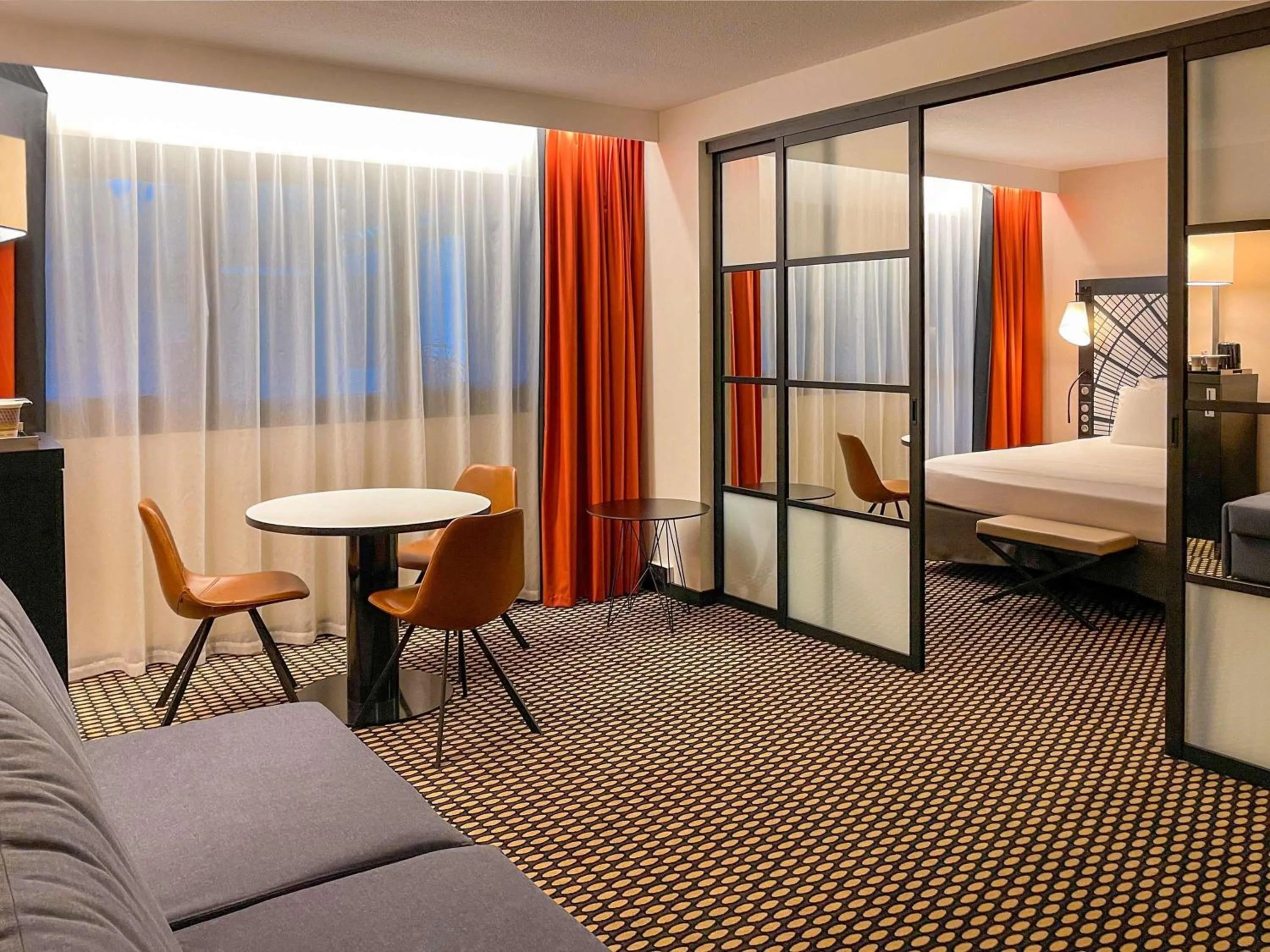 Photo of the whole room, Bed in Mercure Paris Porte De Versailles Expo
