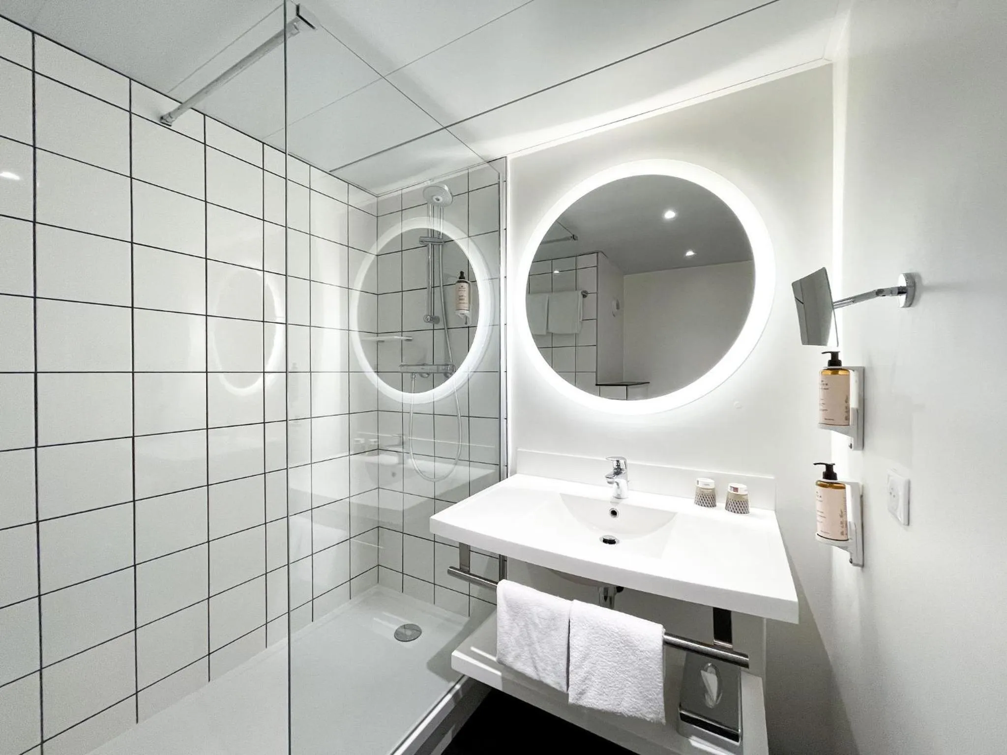Bathroom in Mercure Paris Porte De Versailles Expo