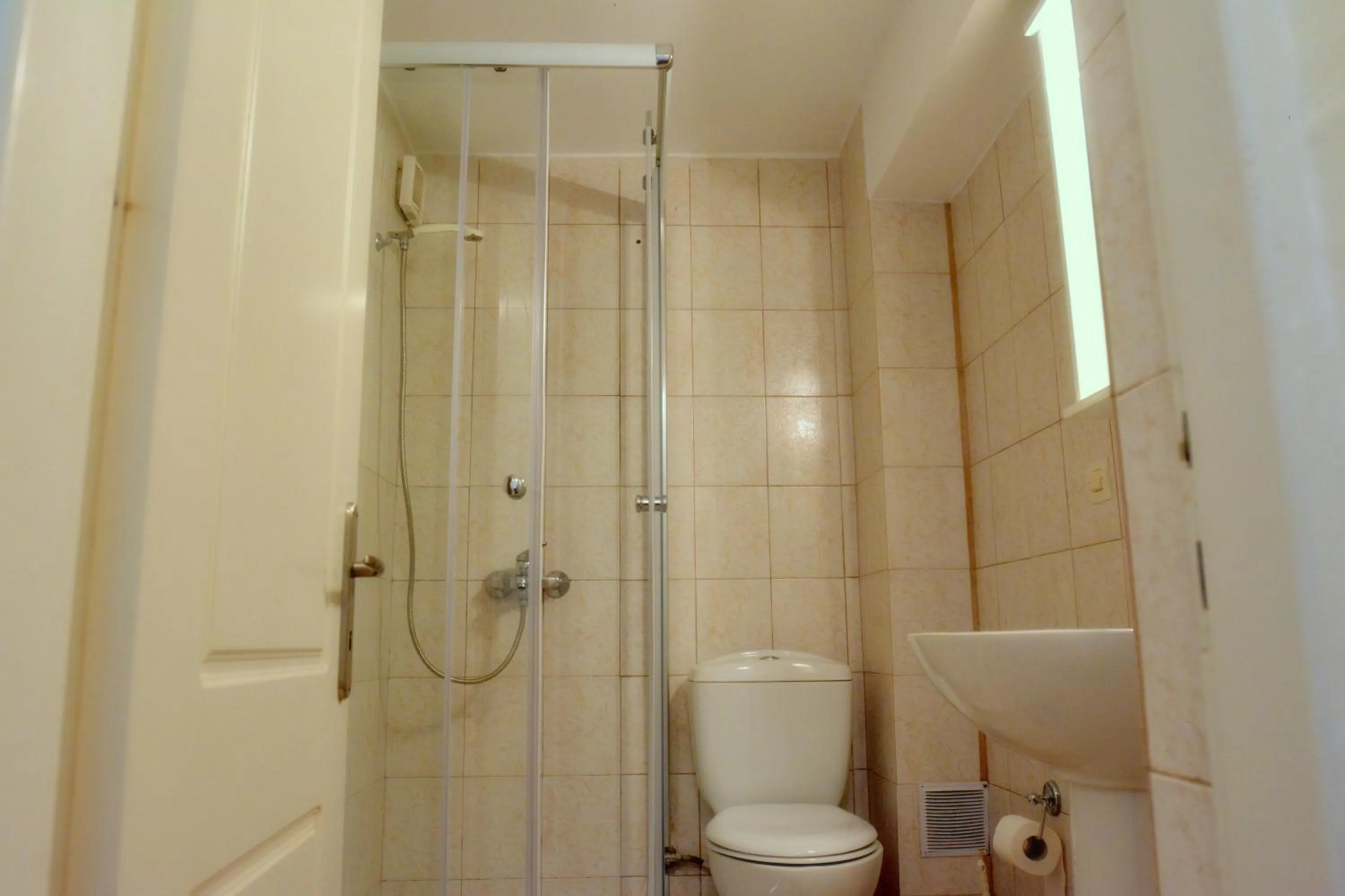 Bathroom in Glyfada Gorgona Apartments