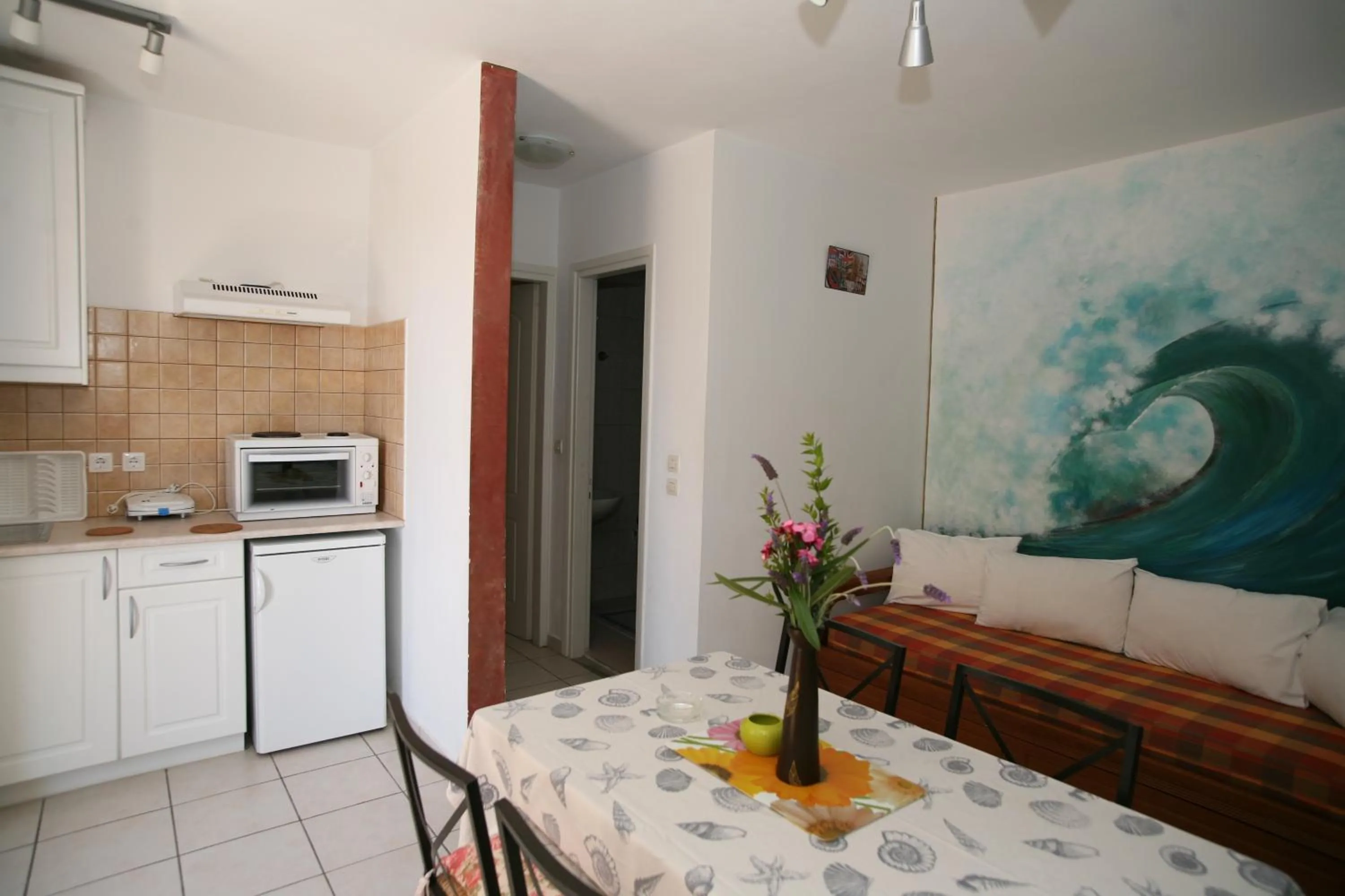 Dining area in Glyfada Gorgona Apartments