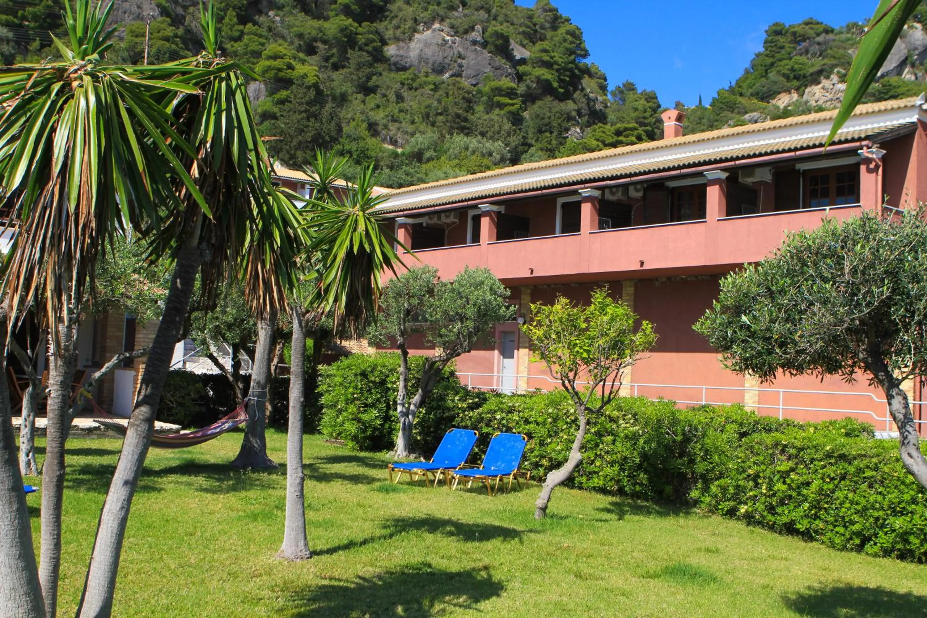 Property building in Glyfada Gorgona Apartments