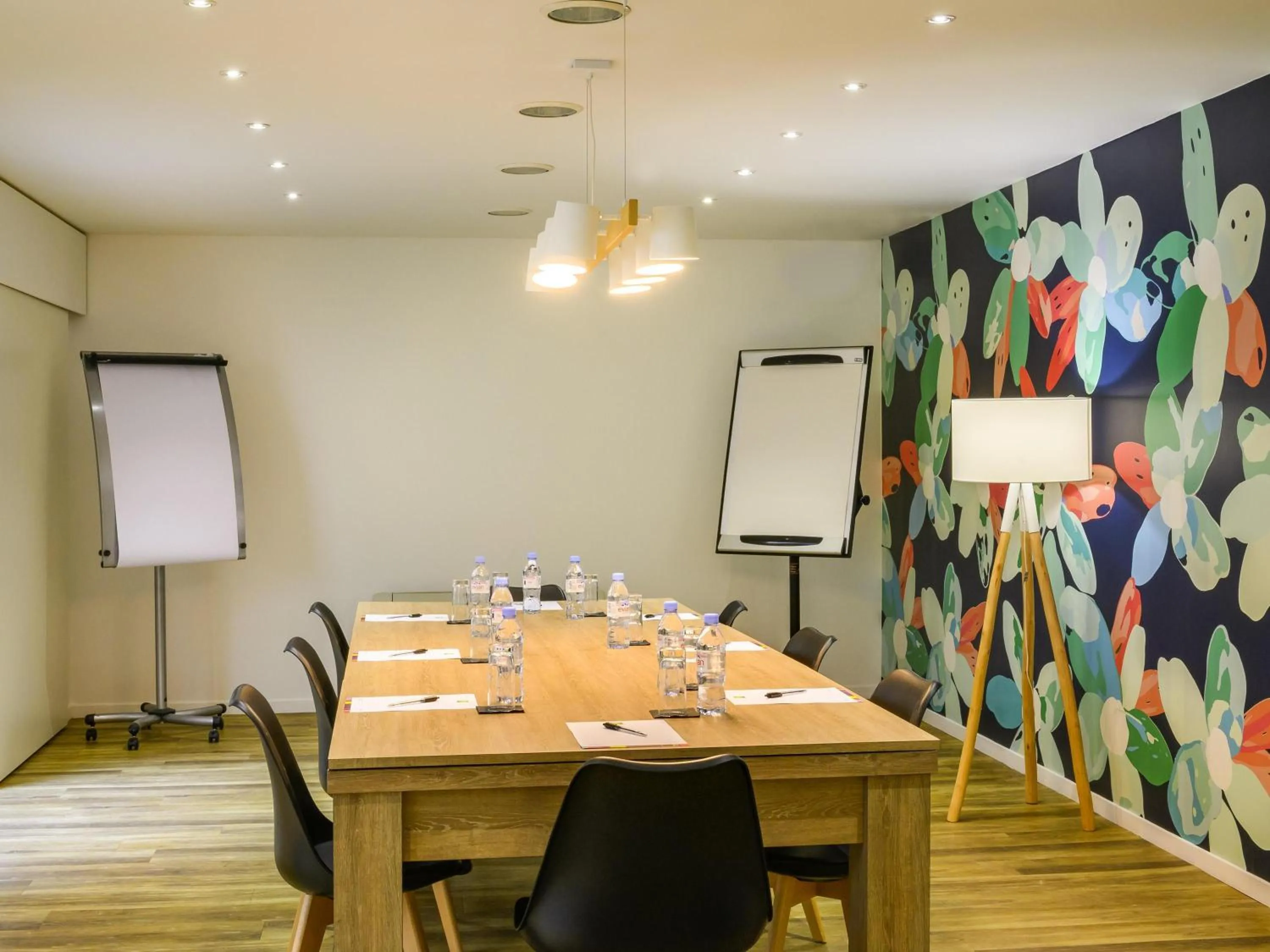 Meeting/conference room in ibis Styles Parc des Expositions de Villepinte