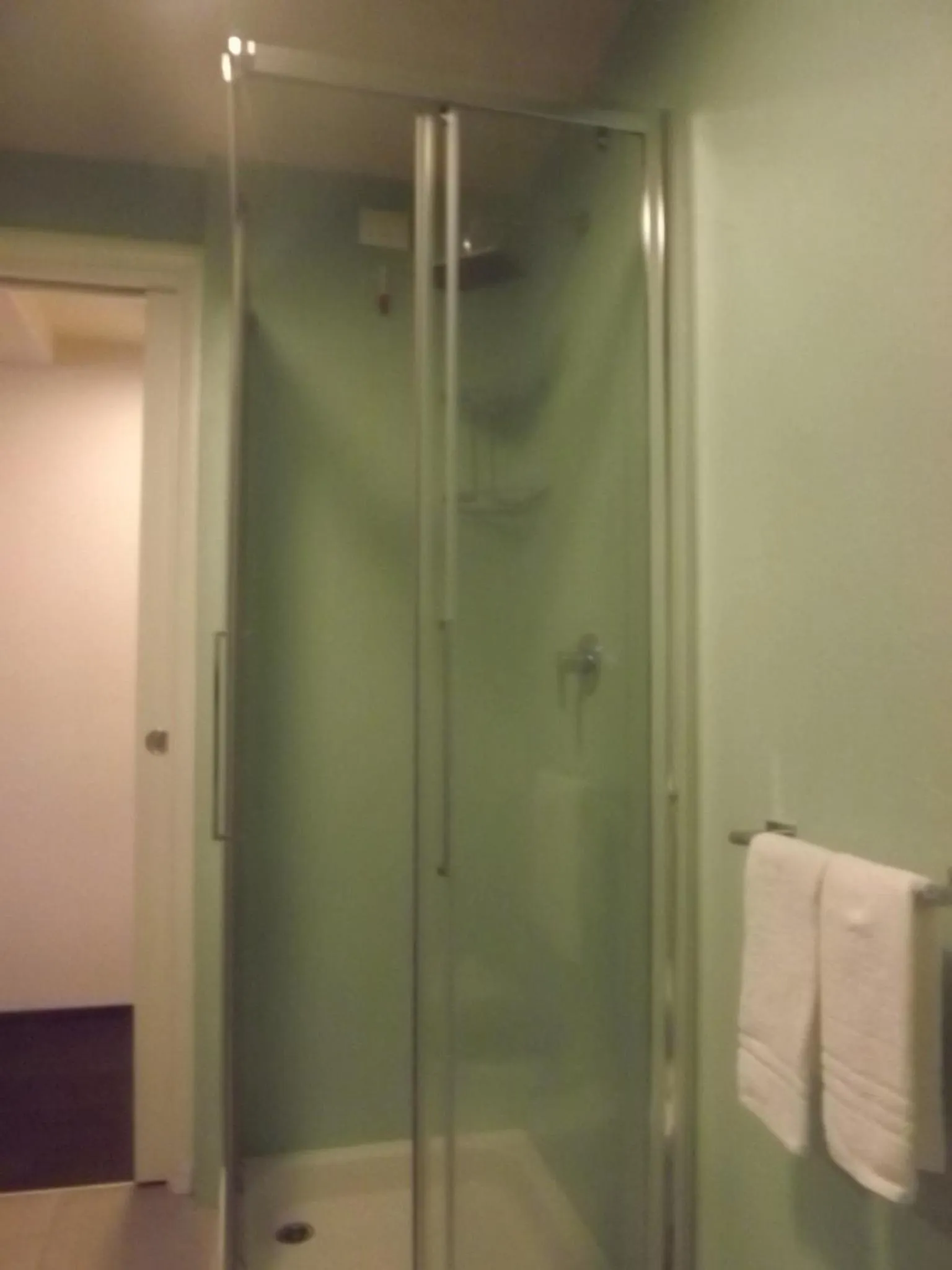 Shower in Hotel Bersè