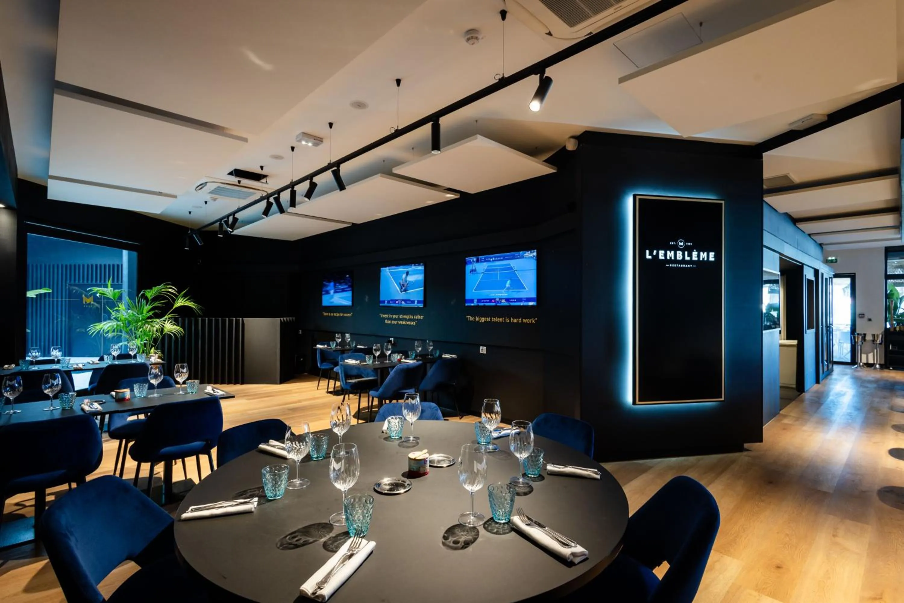 Restaurant/places to eat in Mouratoglou Hotel & Resort