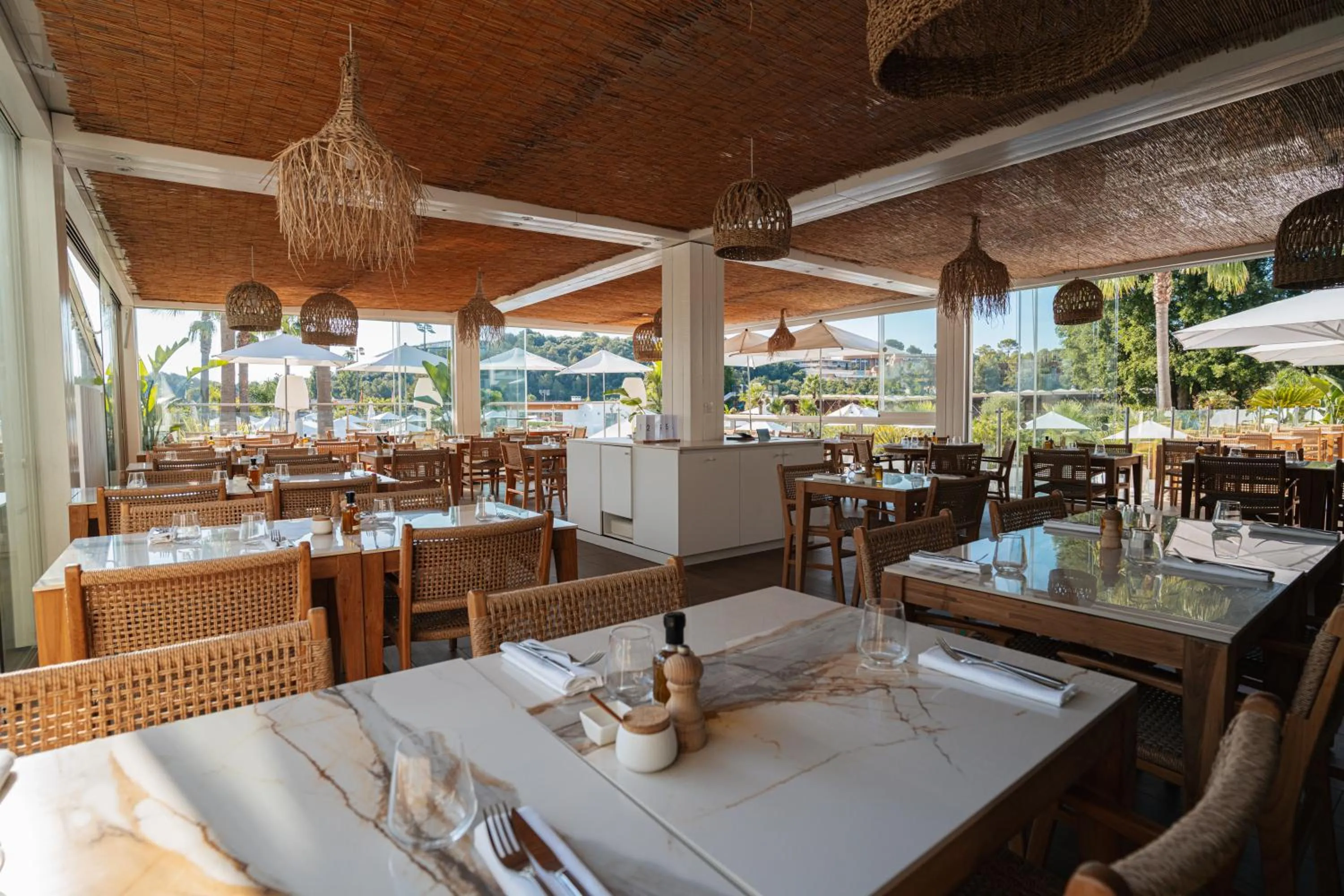 Restaurant/places to eat in Mouratoglou Hotel & Resort