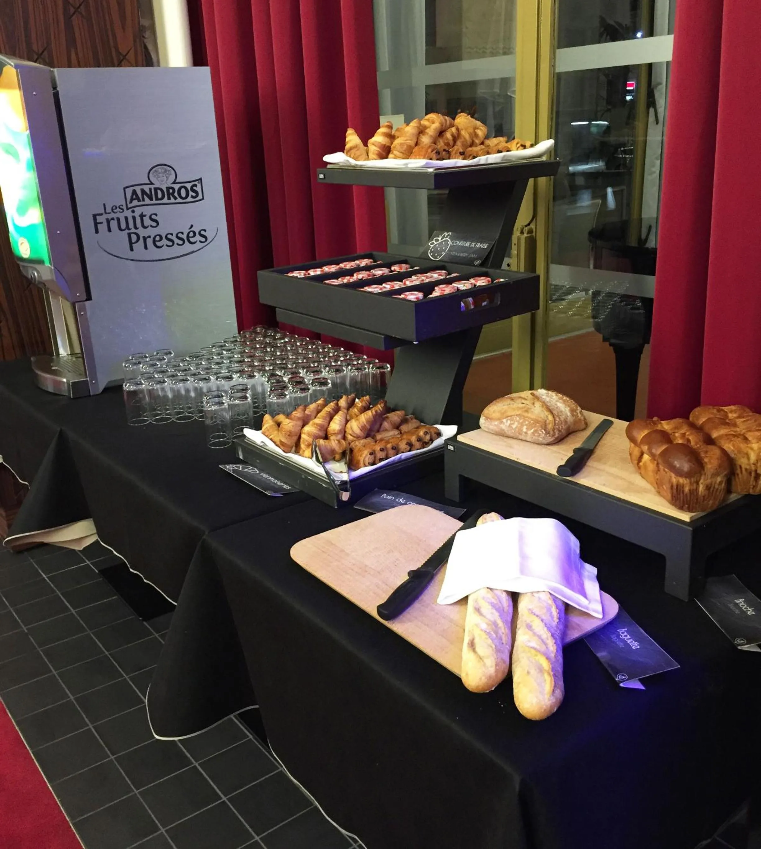 Breakfast in Hotel & Spa Vacances Bleues Le Splendid