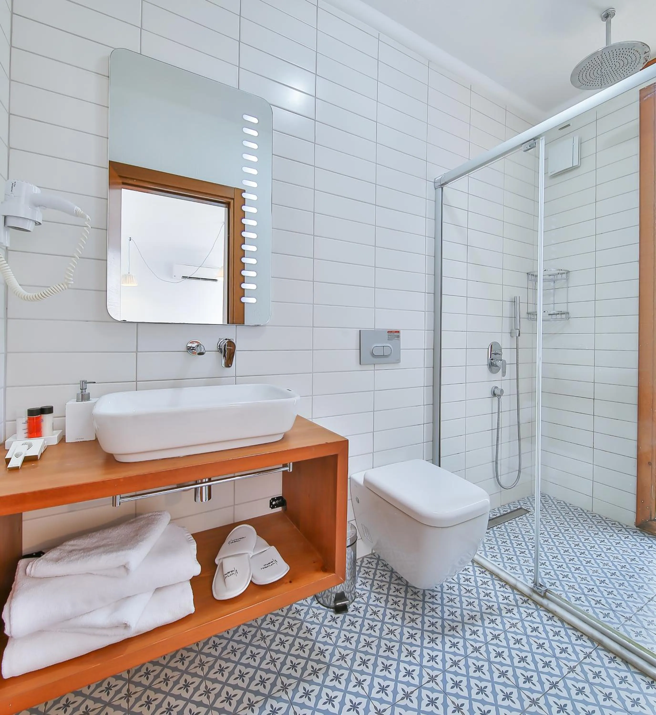 Bathroom in Mare Nostrum