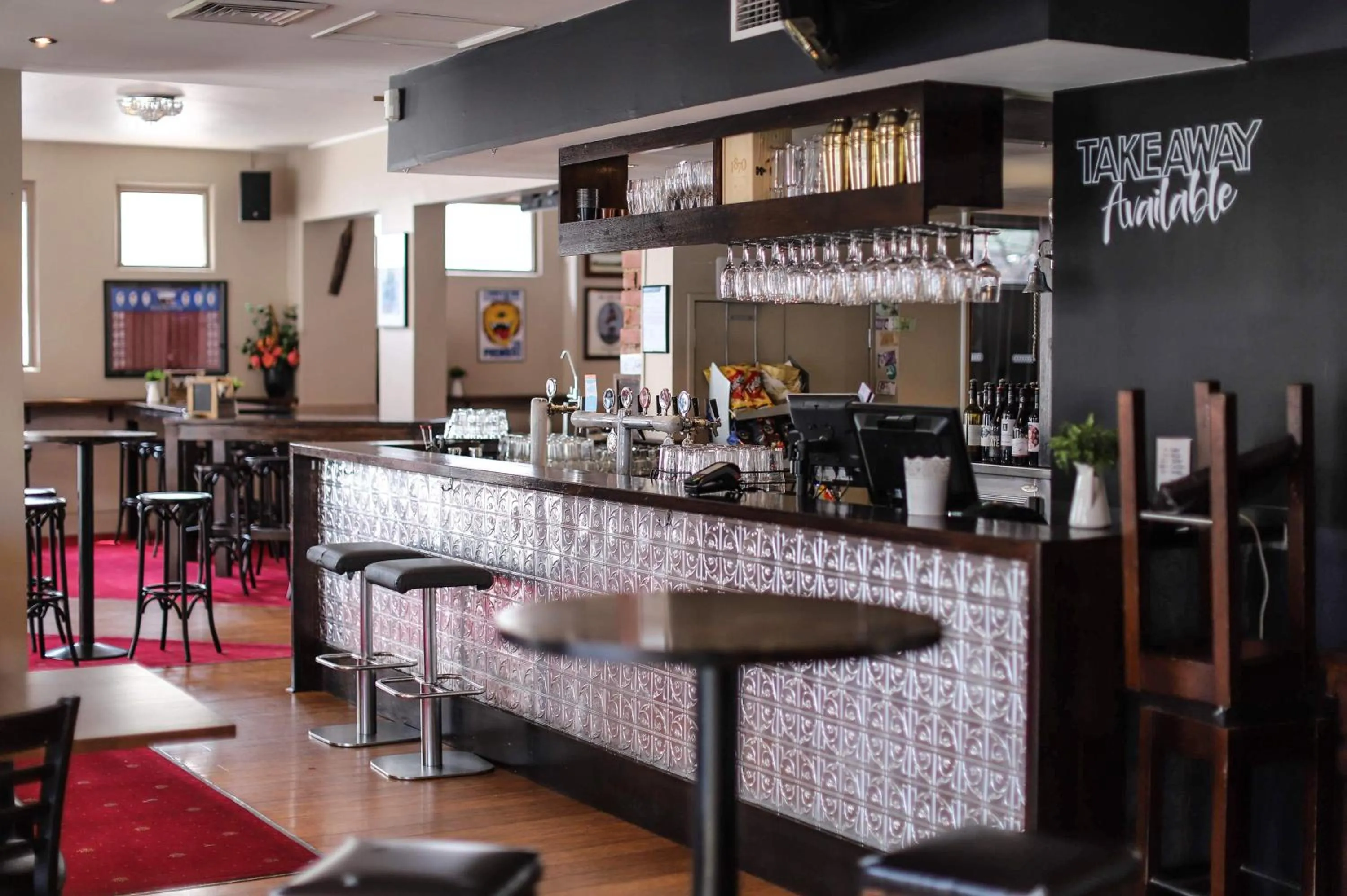 Restaurant/places to eat in Royal Derby Hotel