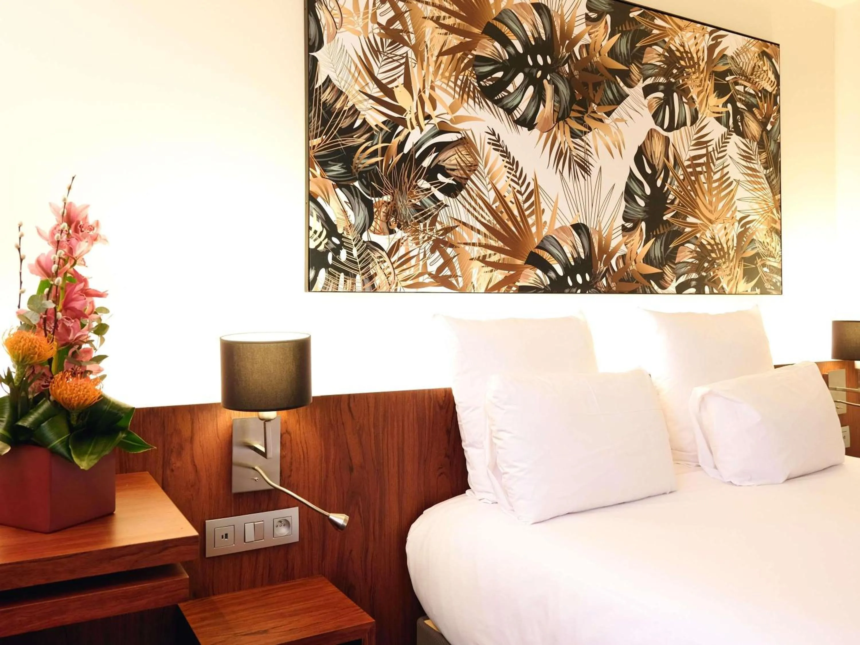 Bedroom, Bed in Mercure Perpignan Centre