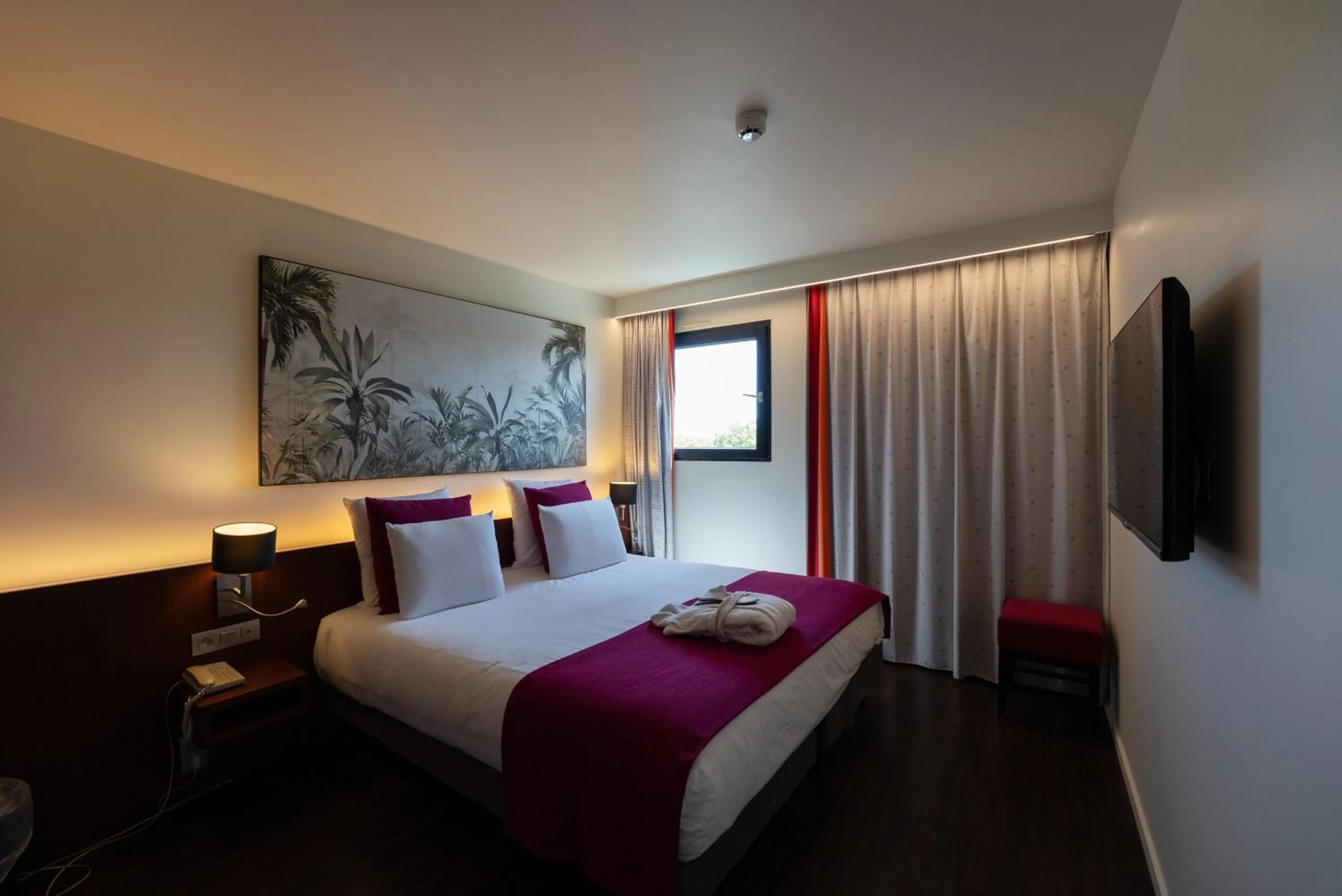 Bedroom, Bed in Mercure Perpignan Centre