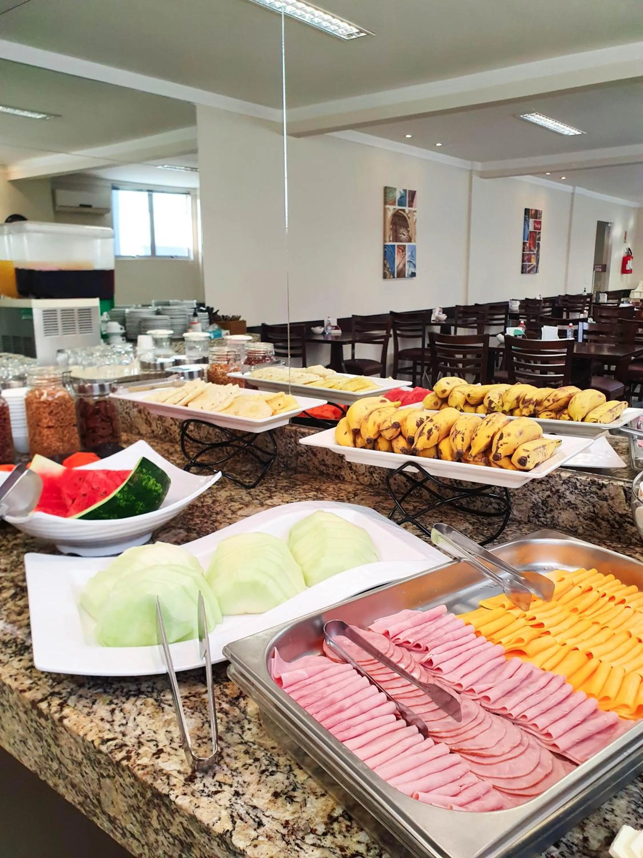 Food and drinks in Avenida Palace Hotel