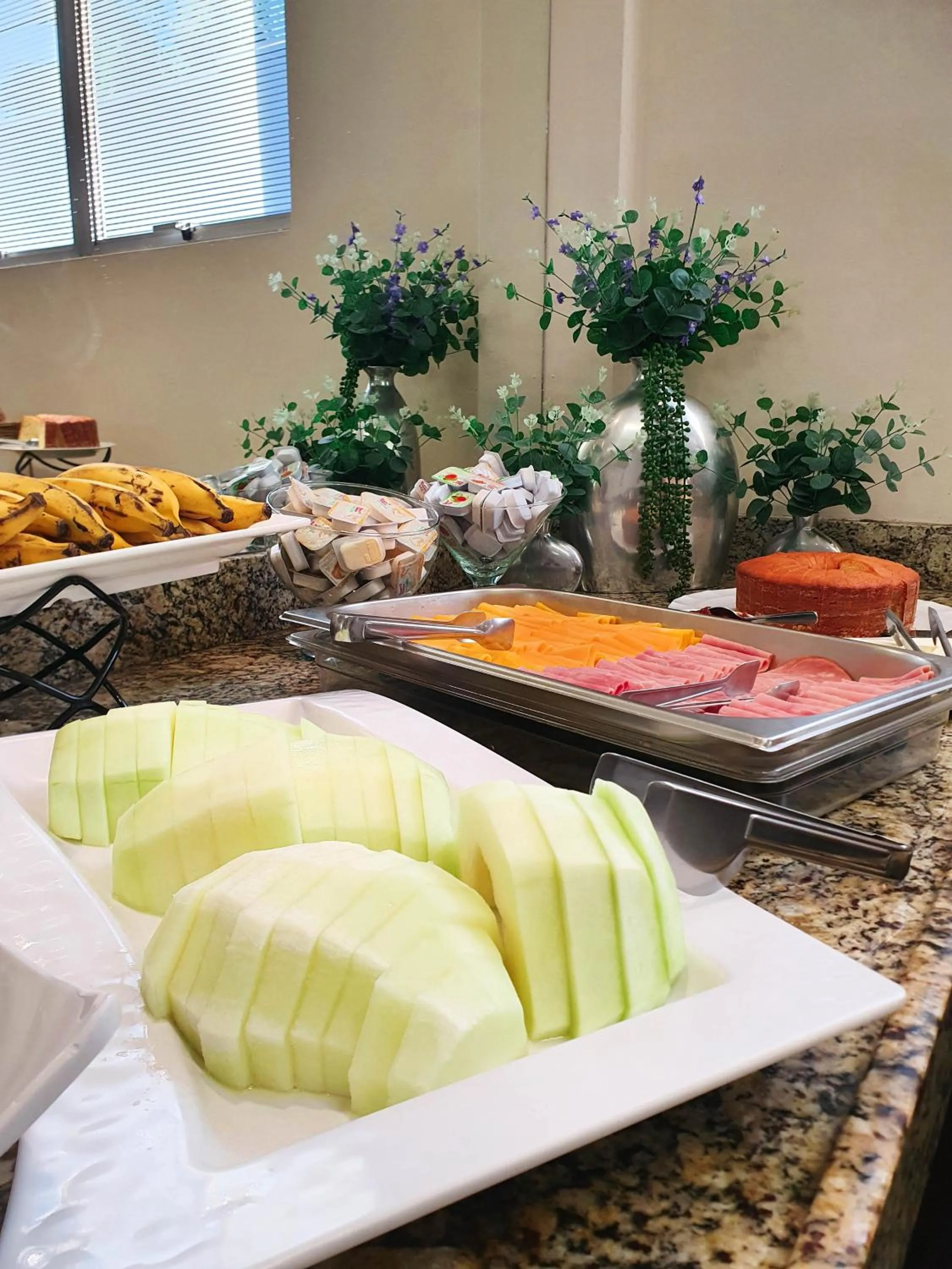 Food and drinks in Avenida Palace Hotel