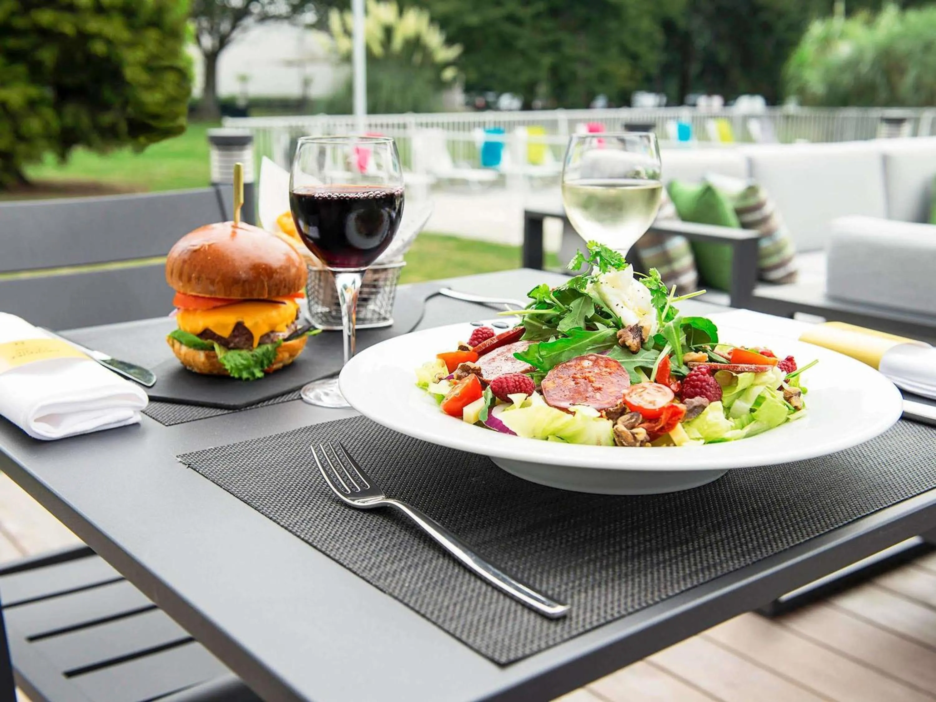 Restaurant/places to eat in Novotel Lille Aéroport