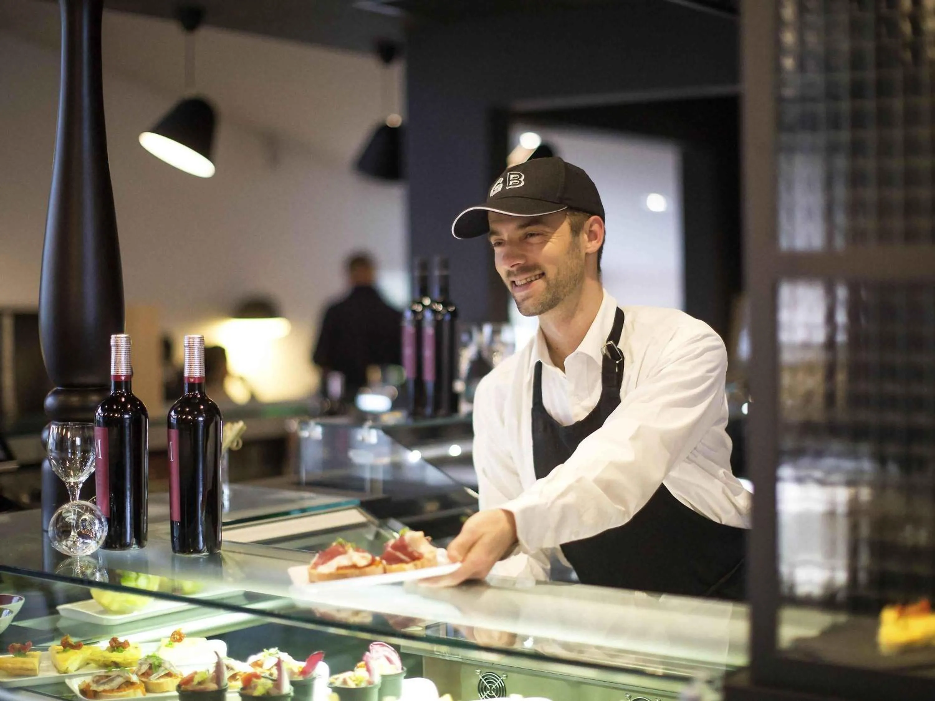 Lounge or bar in Novotel Lille Aéroport