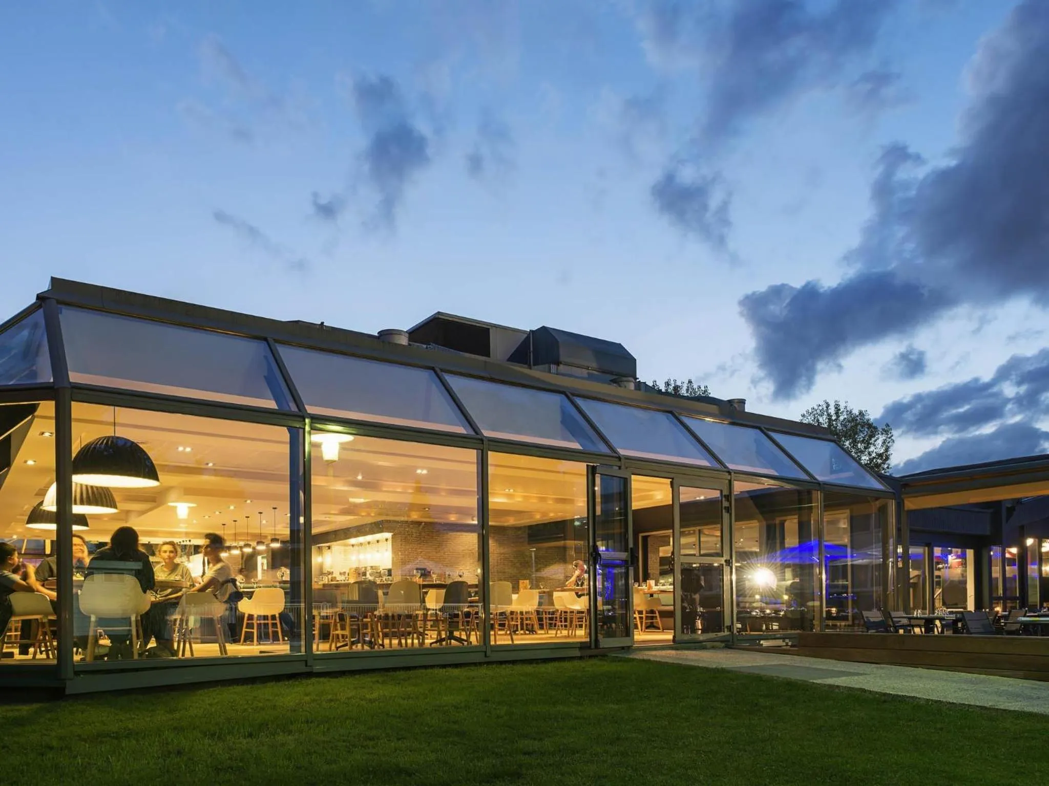 Restaurant/places to eat in Novotel Lille Aéroport