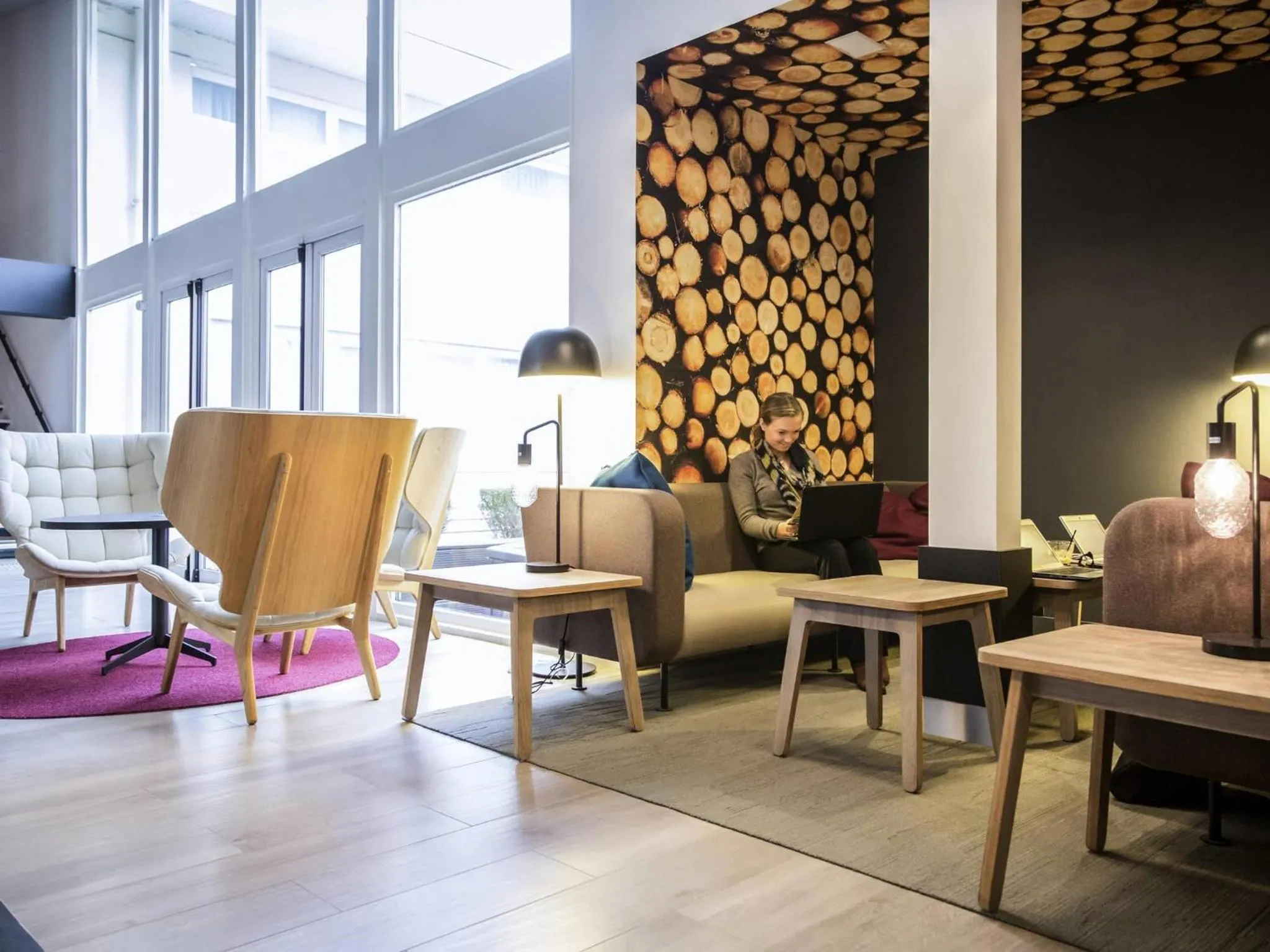 Lounge or bar in Novotel Lille Aéroport