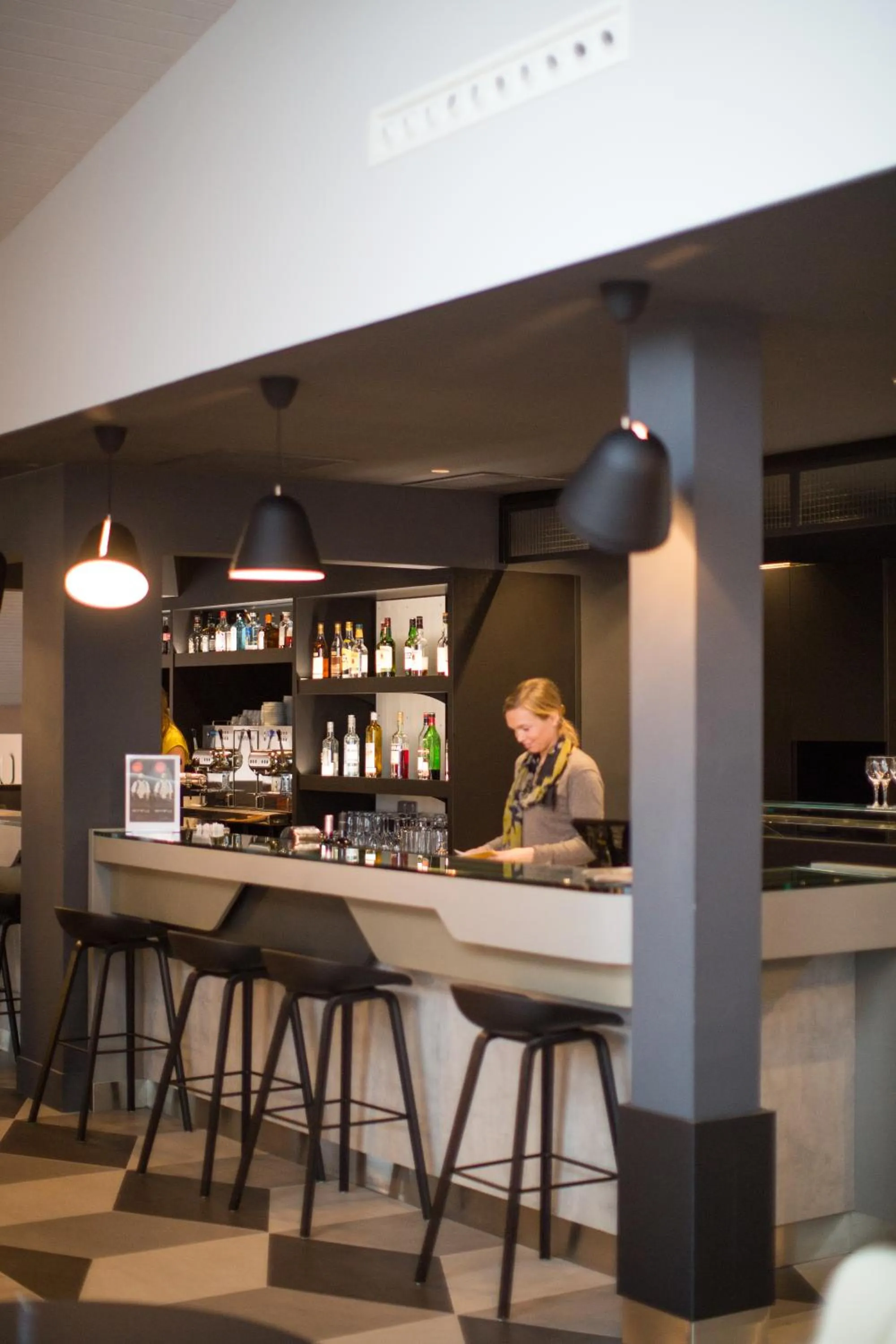 Lounge or bar in Novotel Lille Aéroport