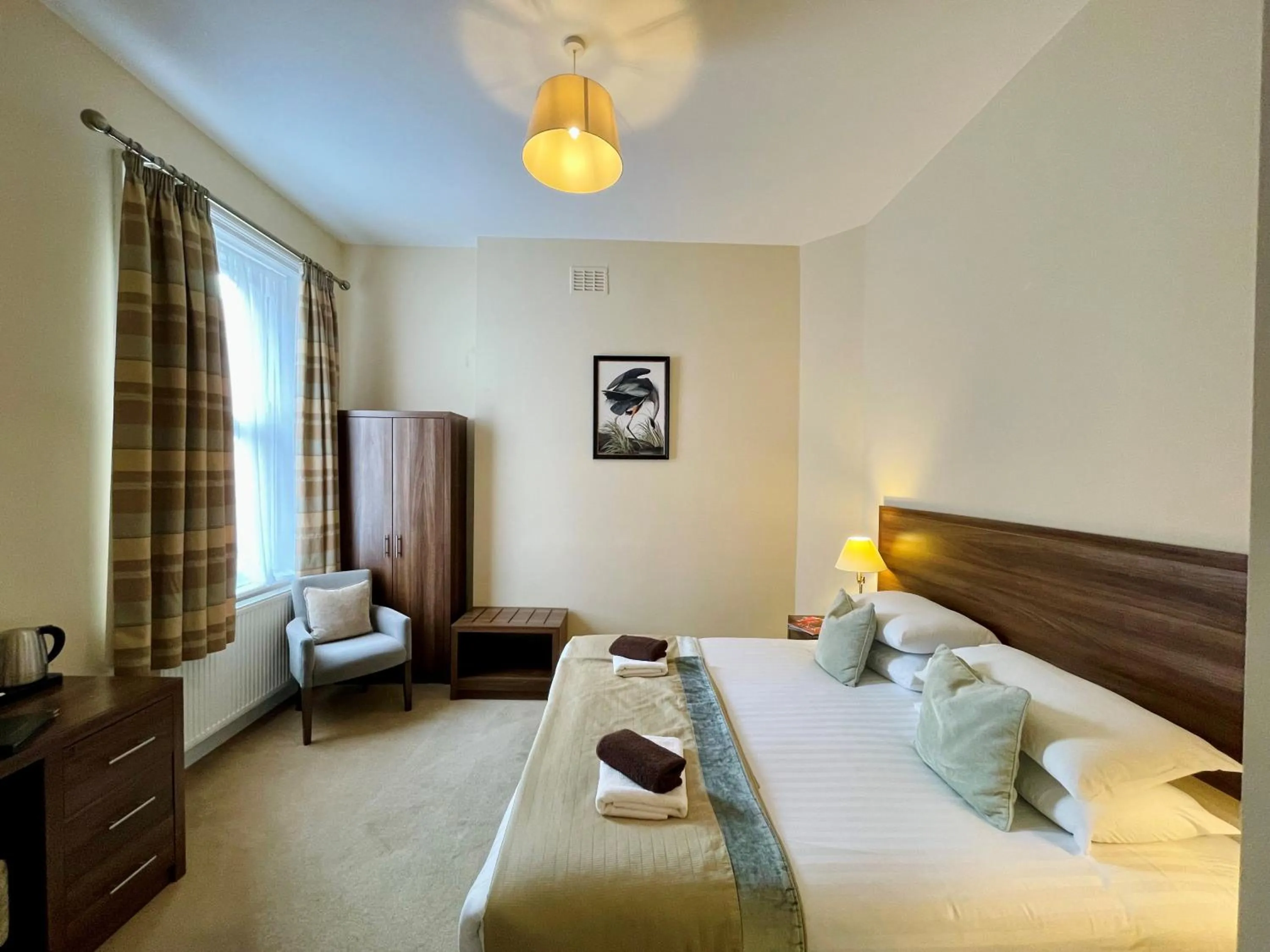 Bedroom, Bed in Weston Hotel