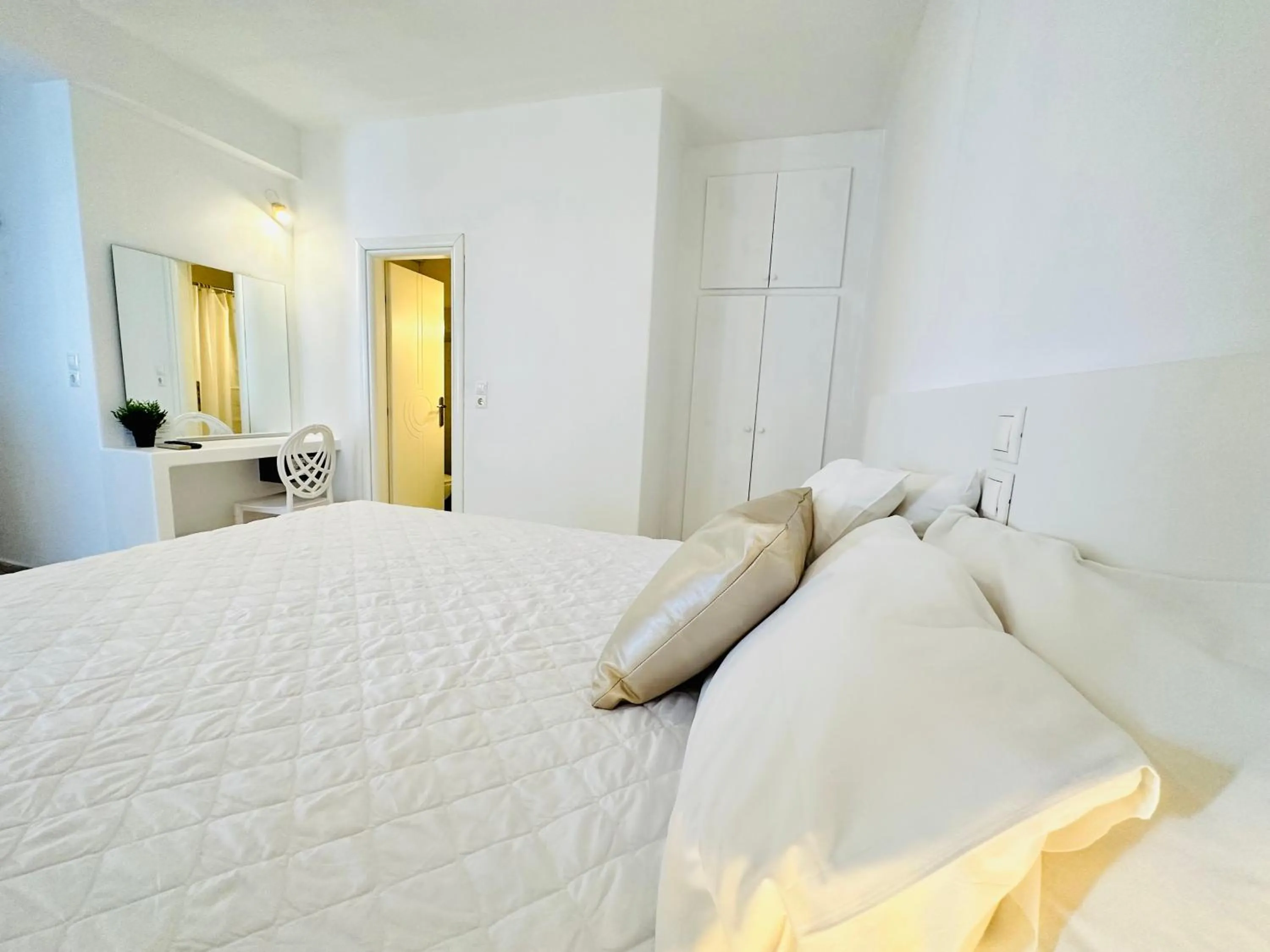 Bedroom, Bed in Paradiso Boutique