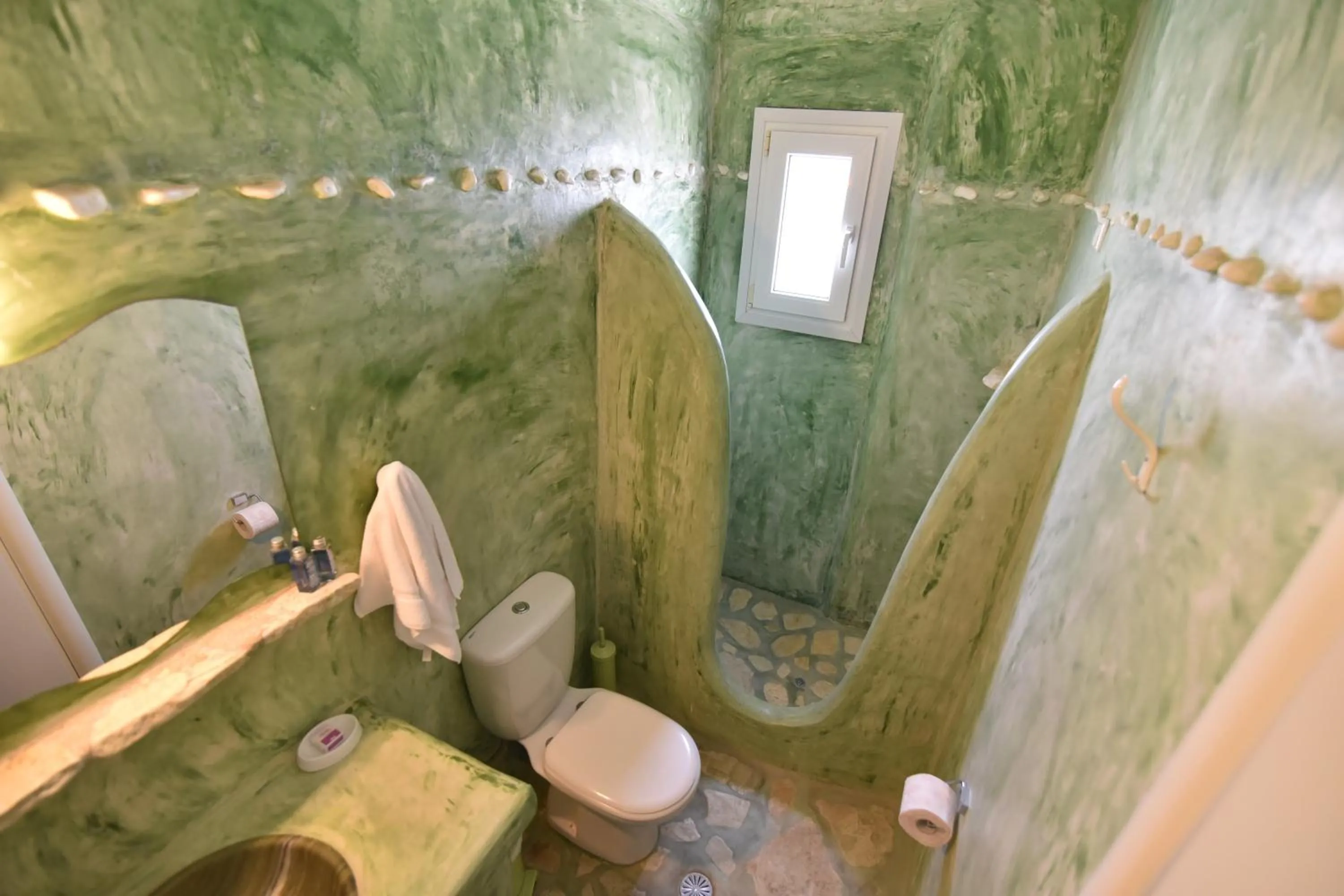 Shower in Paradiso Boutique